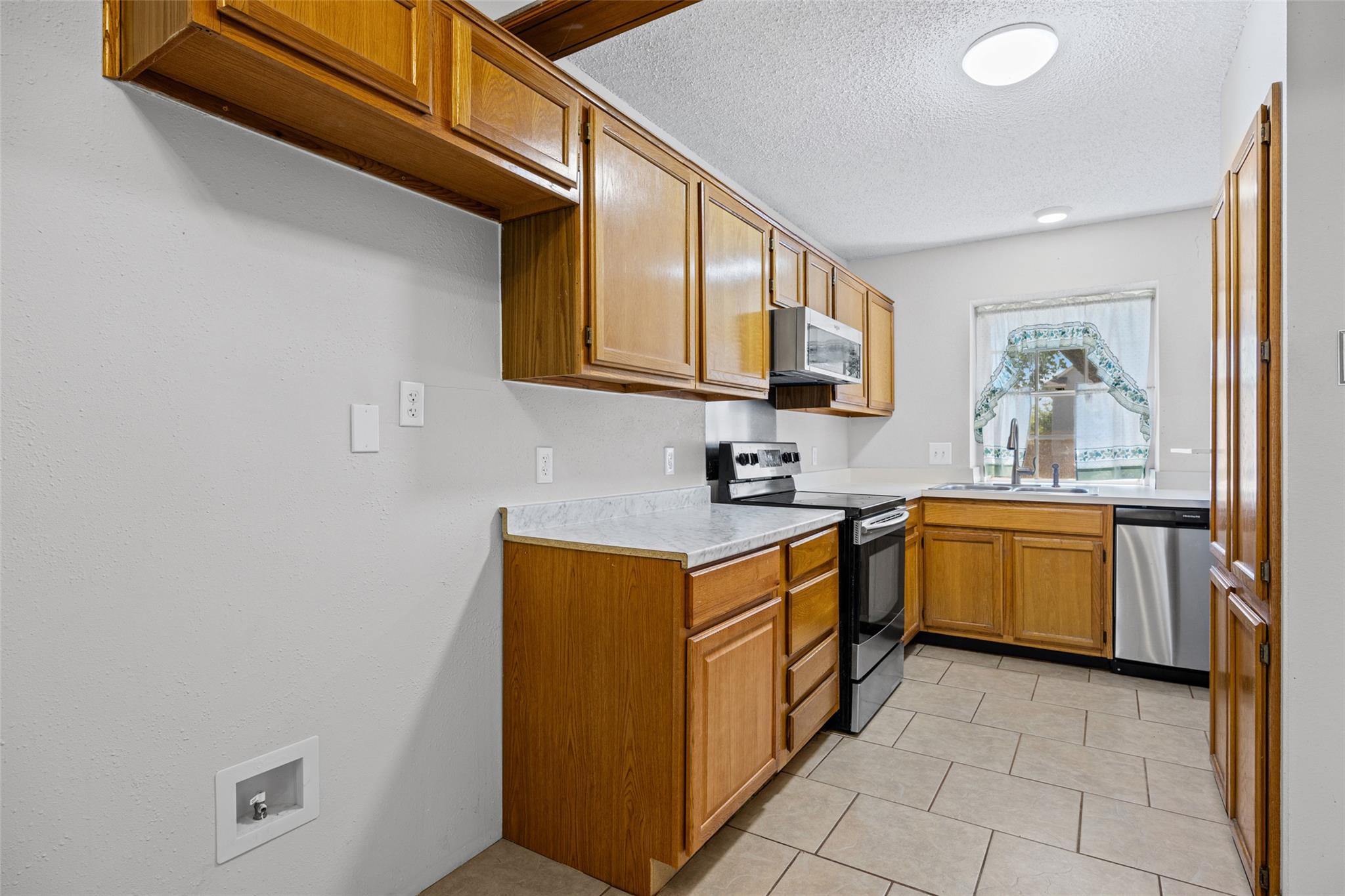 5318 Walnut Grove Dr Property Photo 7