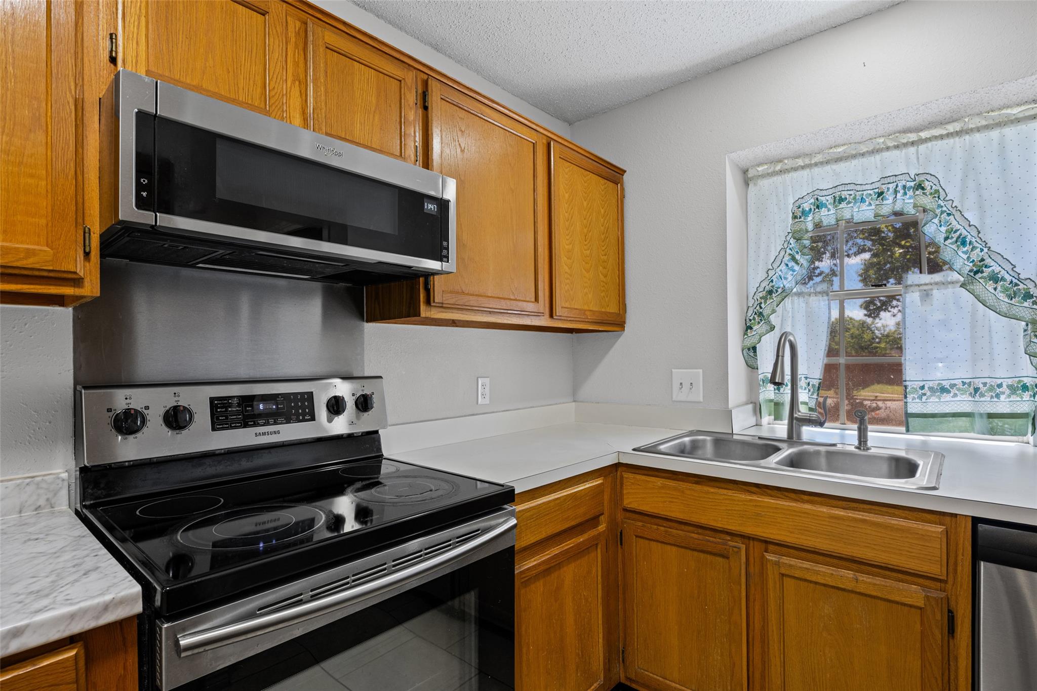 5318 Walnut Grove Dr Property Photo 8