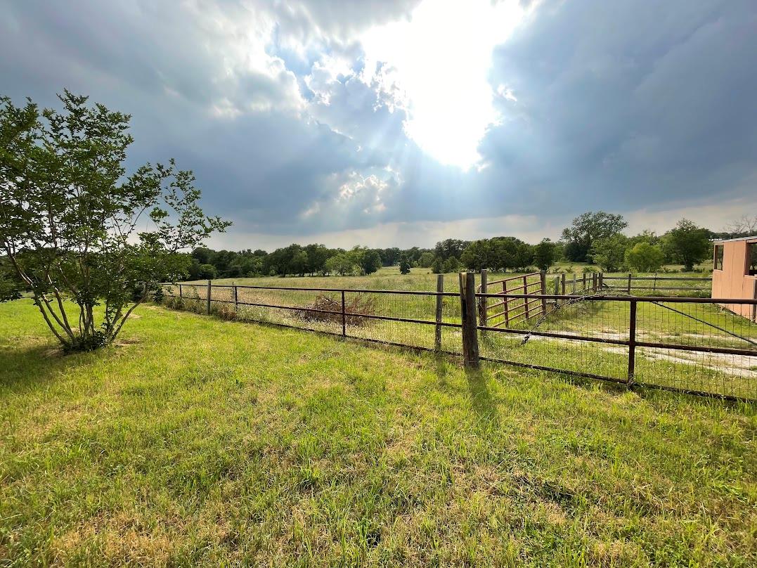 5001 Blue Bluff Rd Property Photo