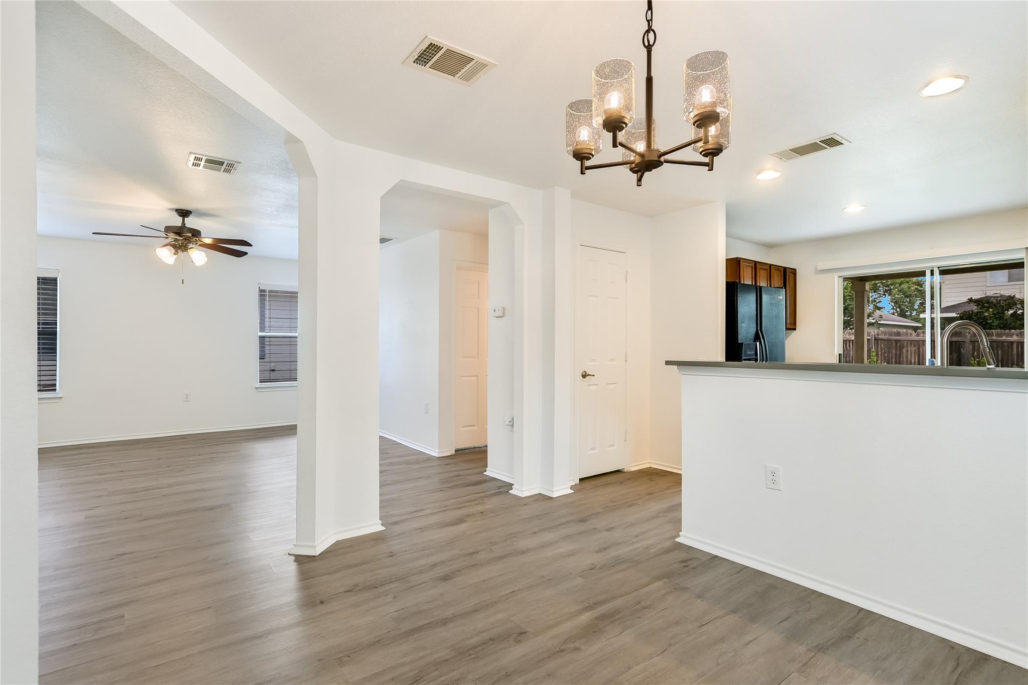 1628 Poppy Seed Ln Property Photo 3