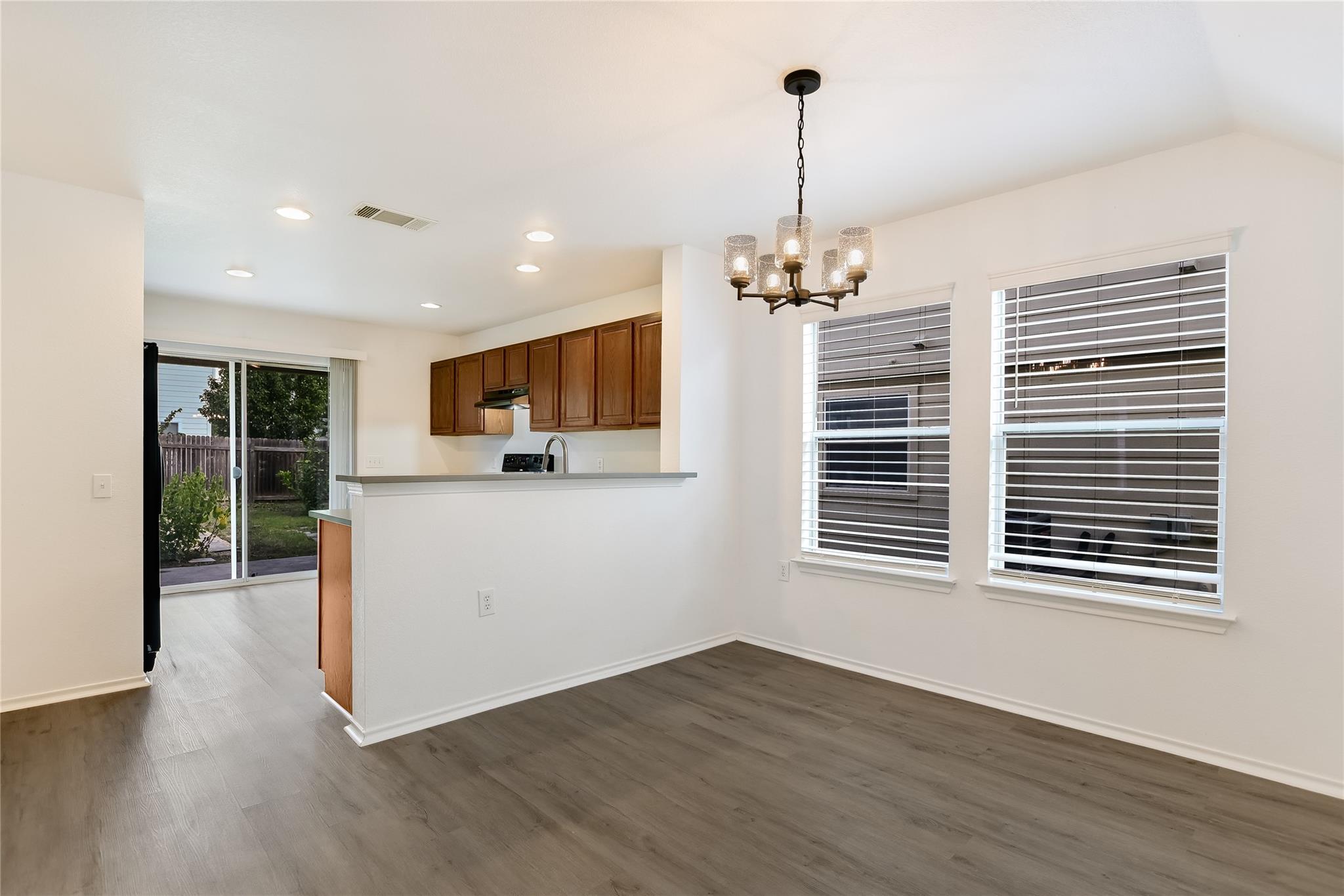 1628 Poppy Seed Ln Property Photo 5