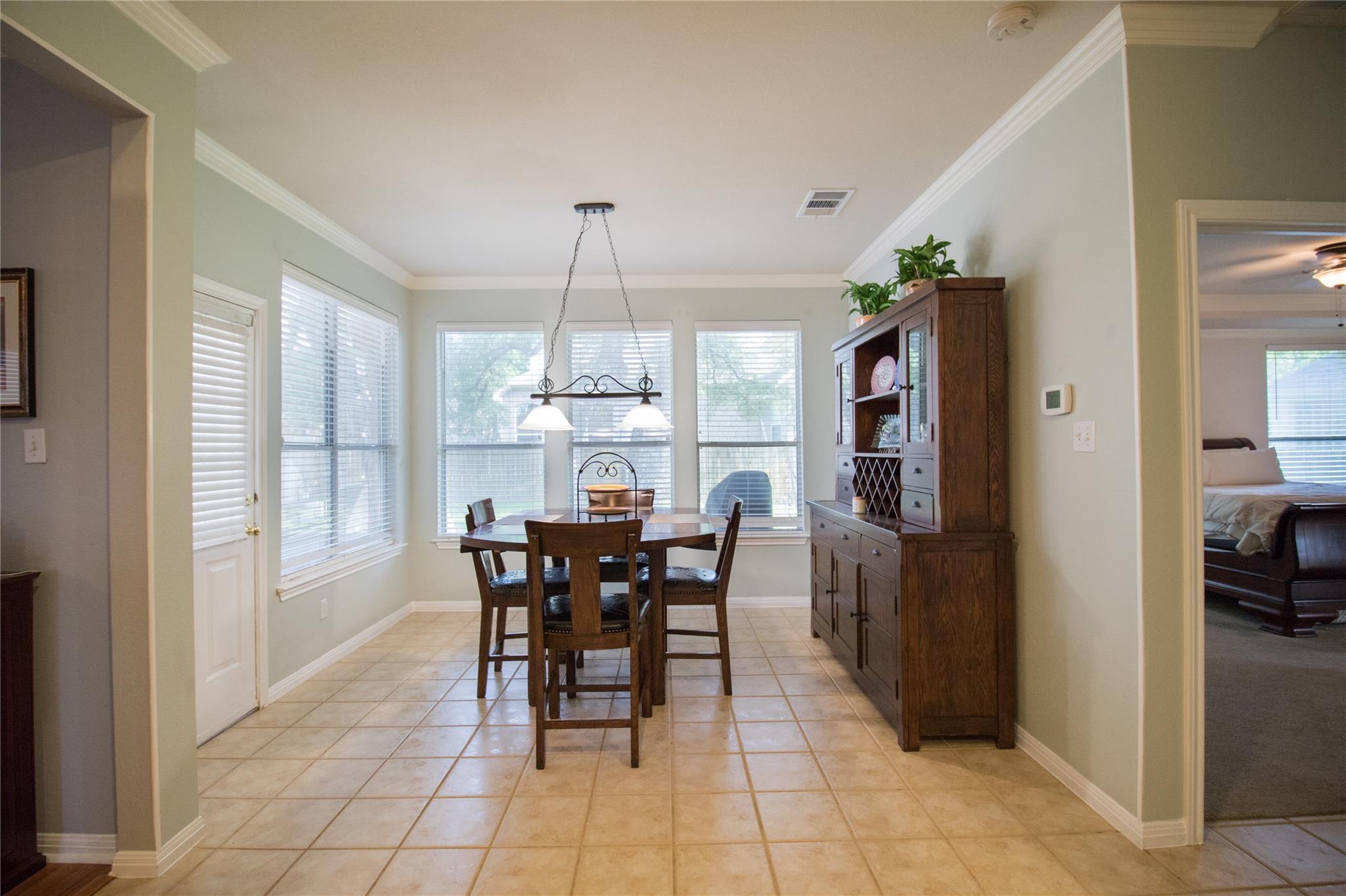 2005 Forest Hill Cv Property Photo 5