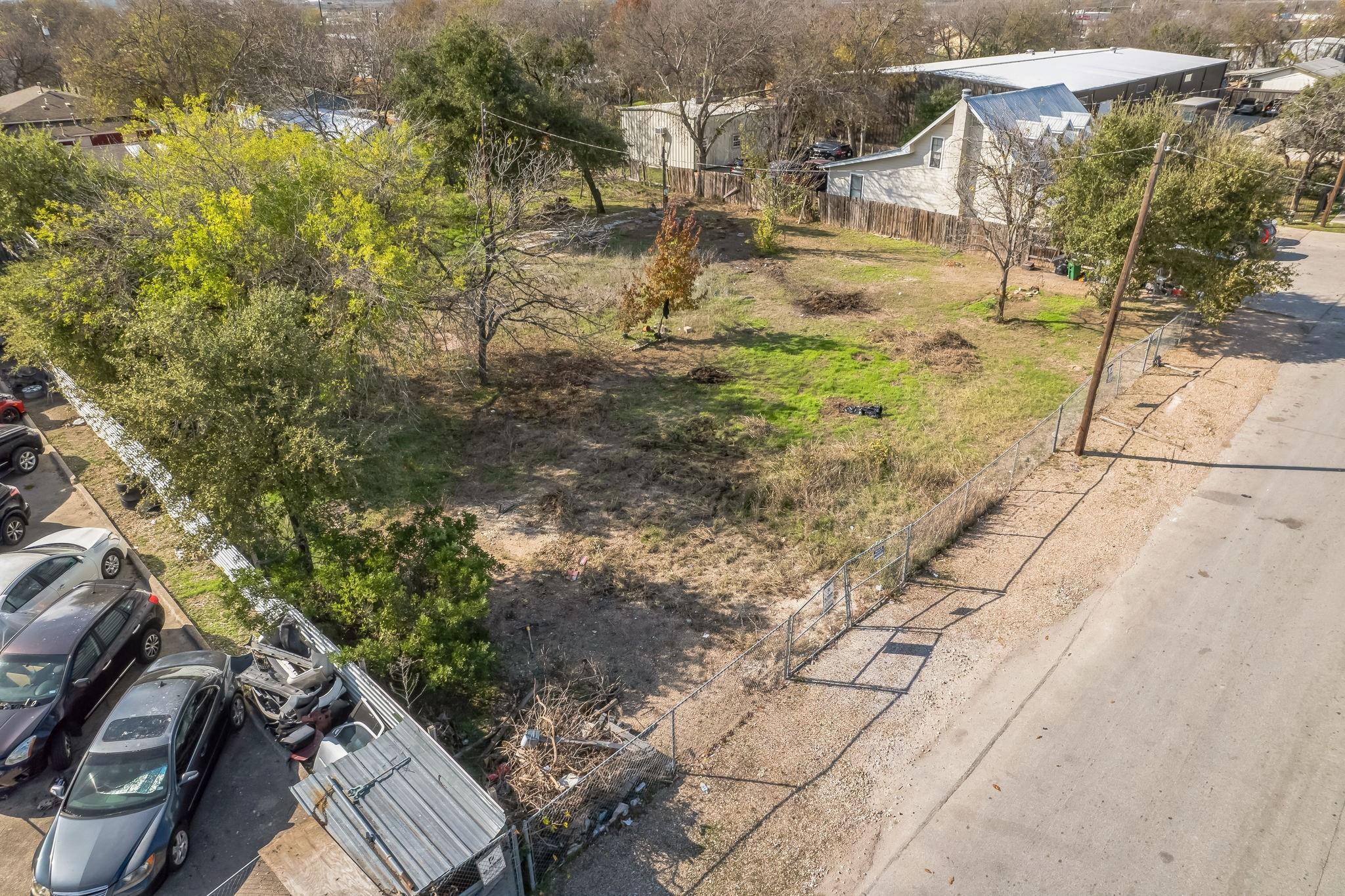 301 & 303 Ferguson Dr Property Photo 11