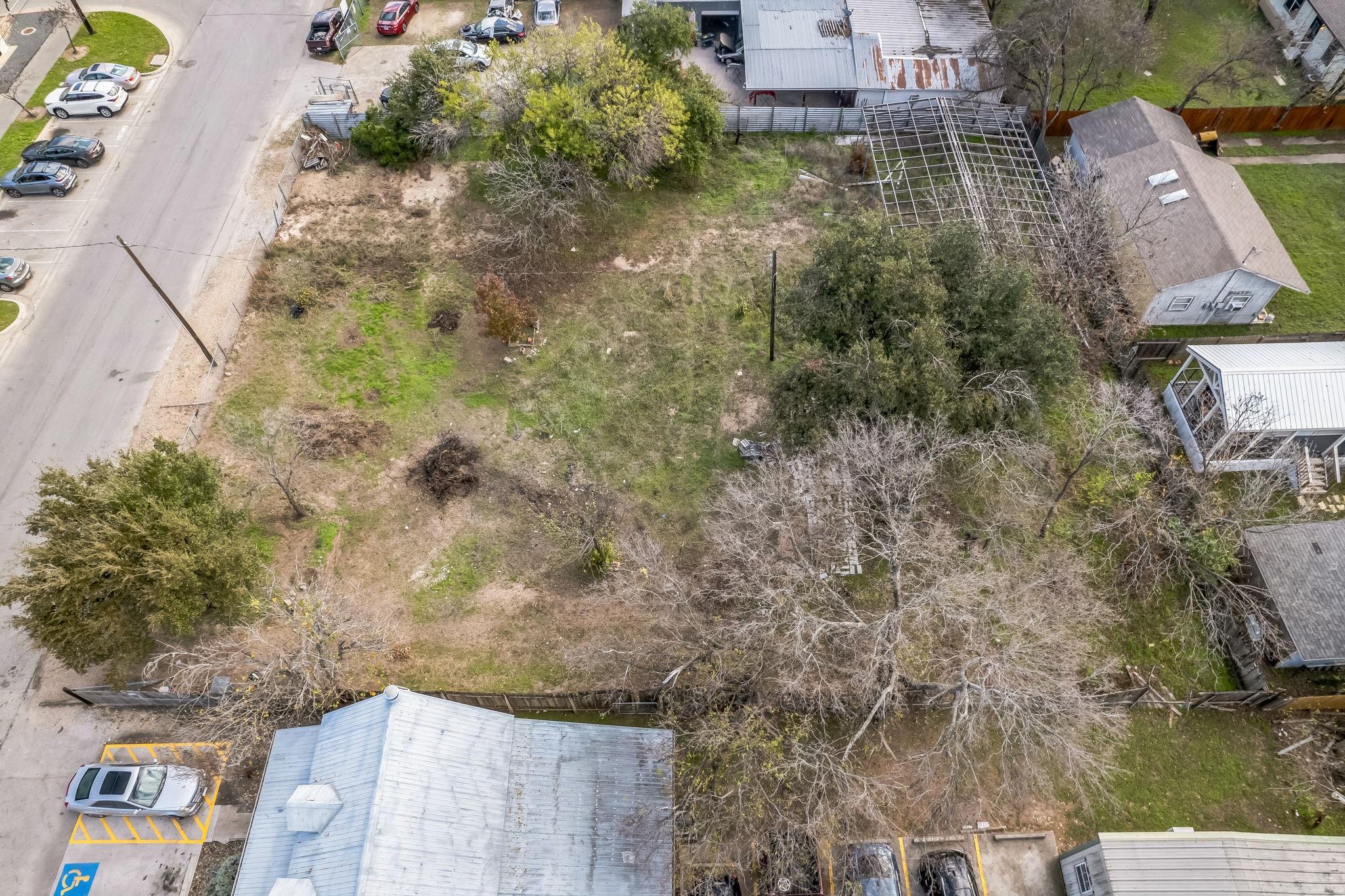 301 & 303 Ferguson Dr Property Photo 19