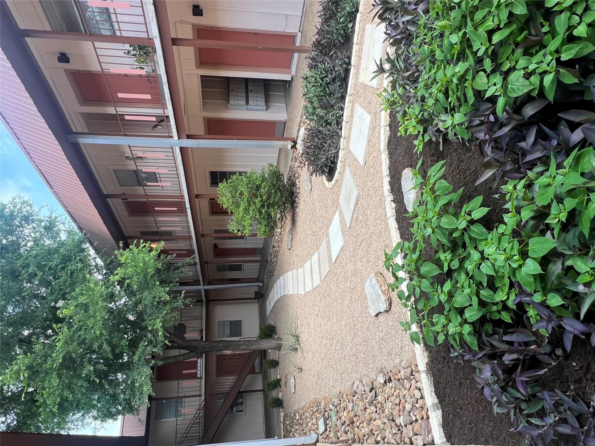 1410 W North Loop Blvd #102 Property Photo 5