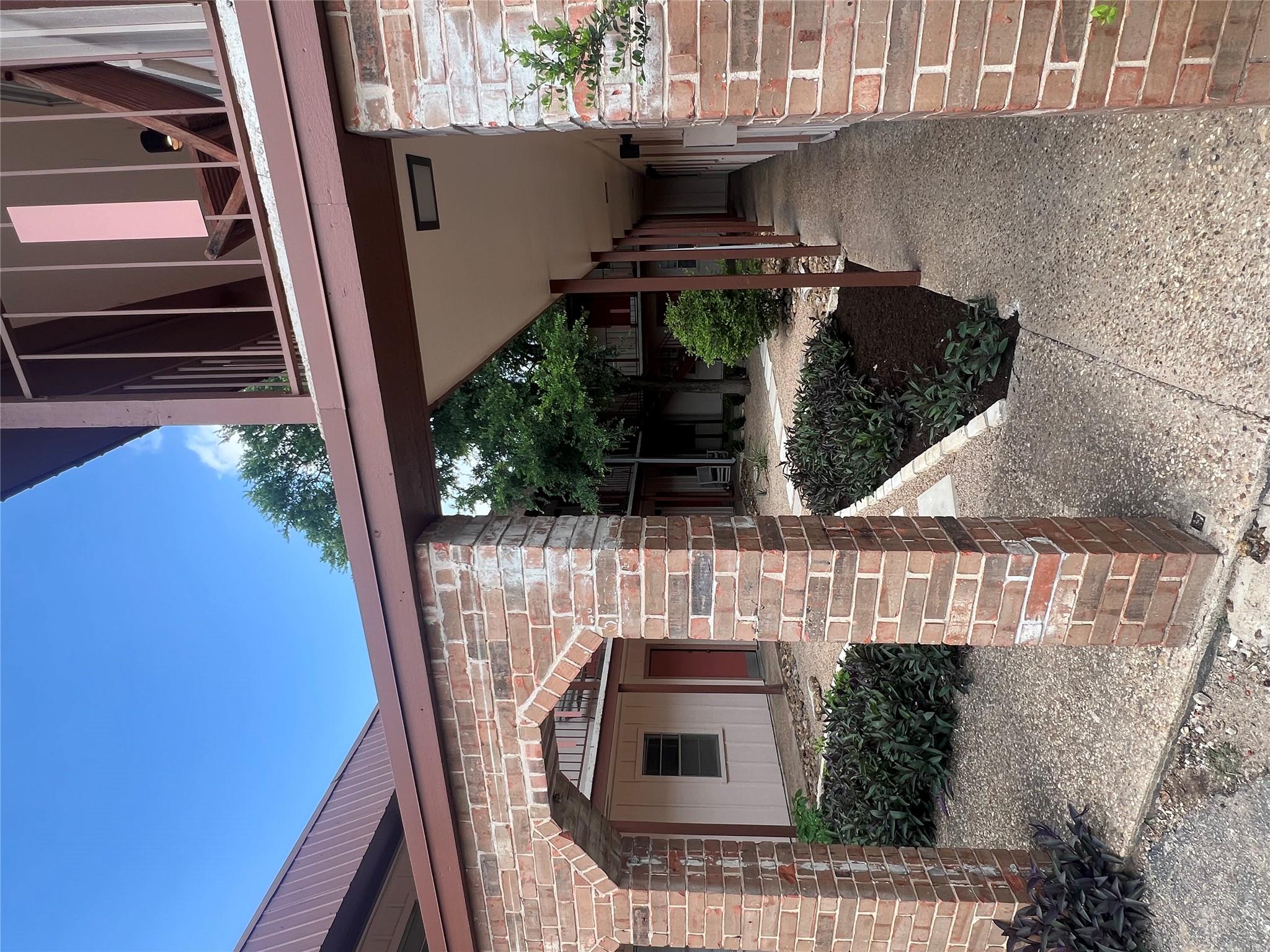 1410 W North Loop Blvd #102 Property Photo 8