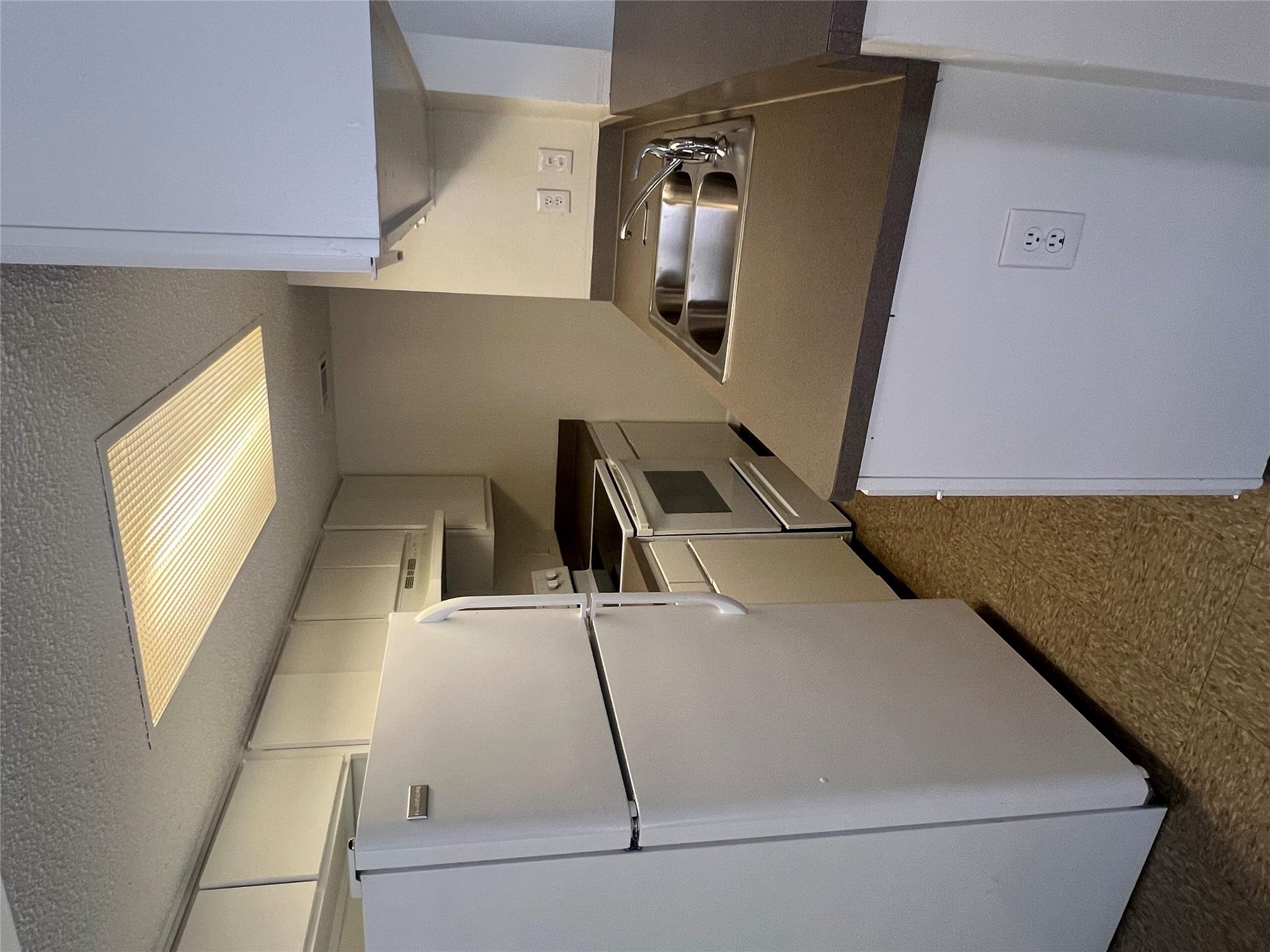 1410 W North Loop Blvd #102 Property Photo 11