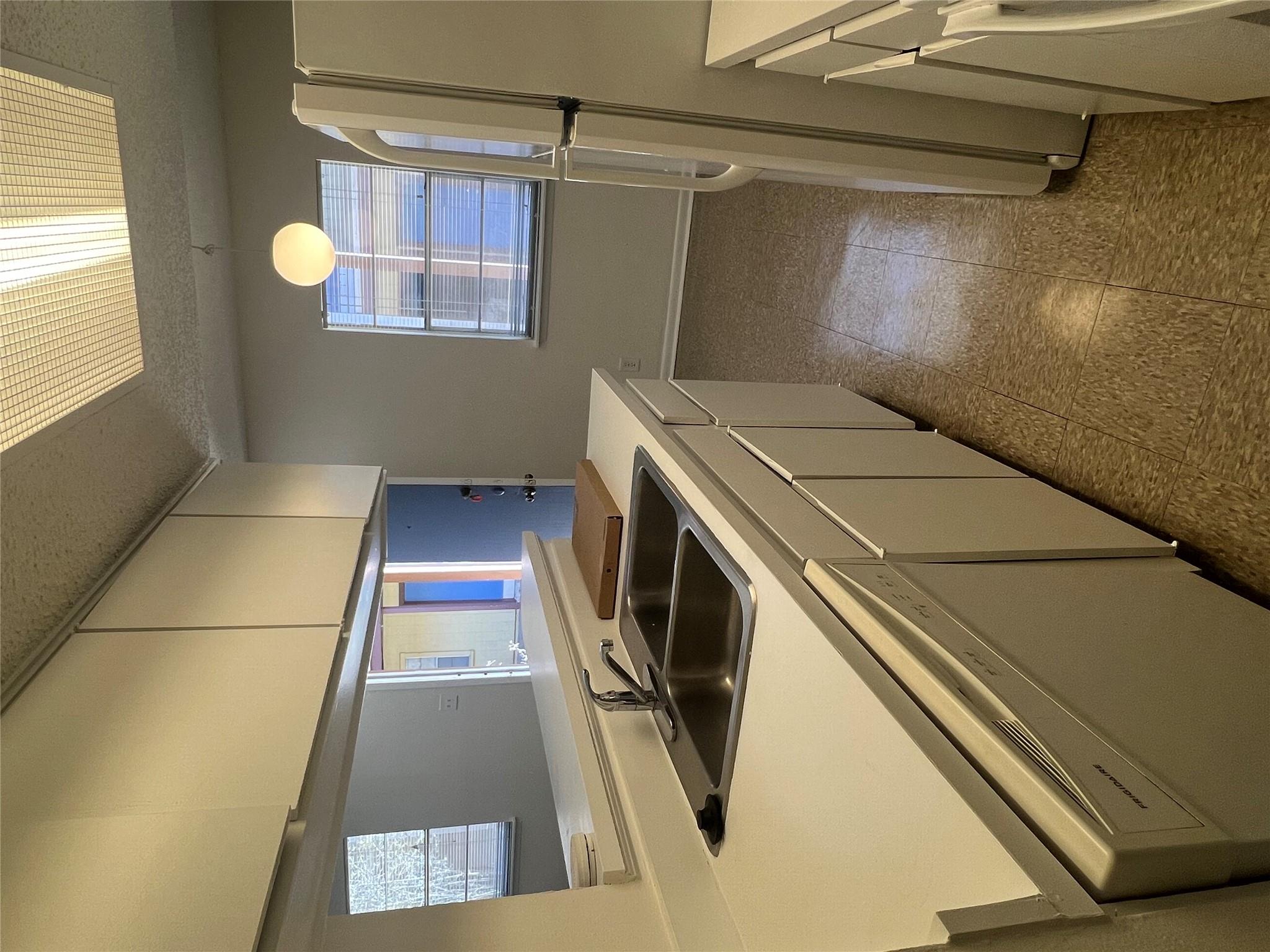 1410 W North Loop Blvd #102 Property Photo 12