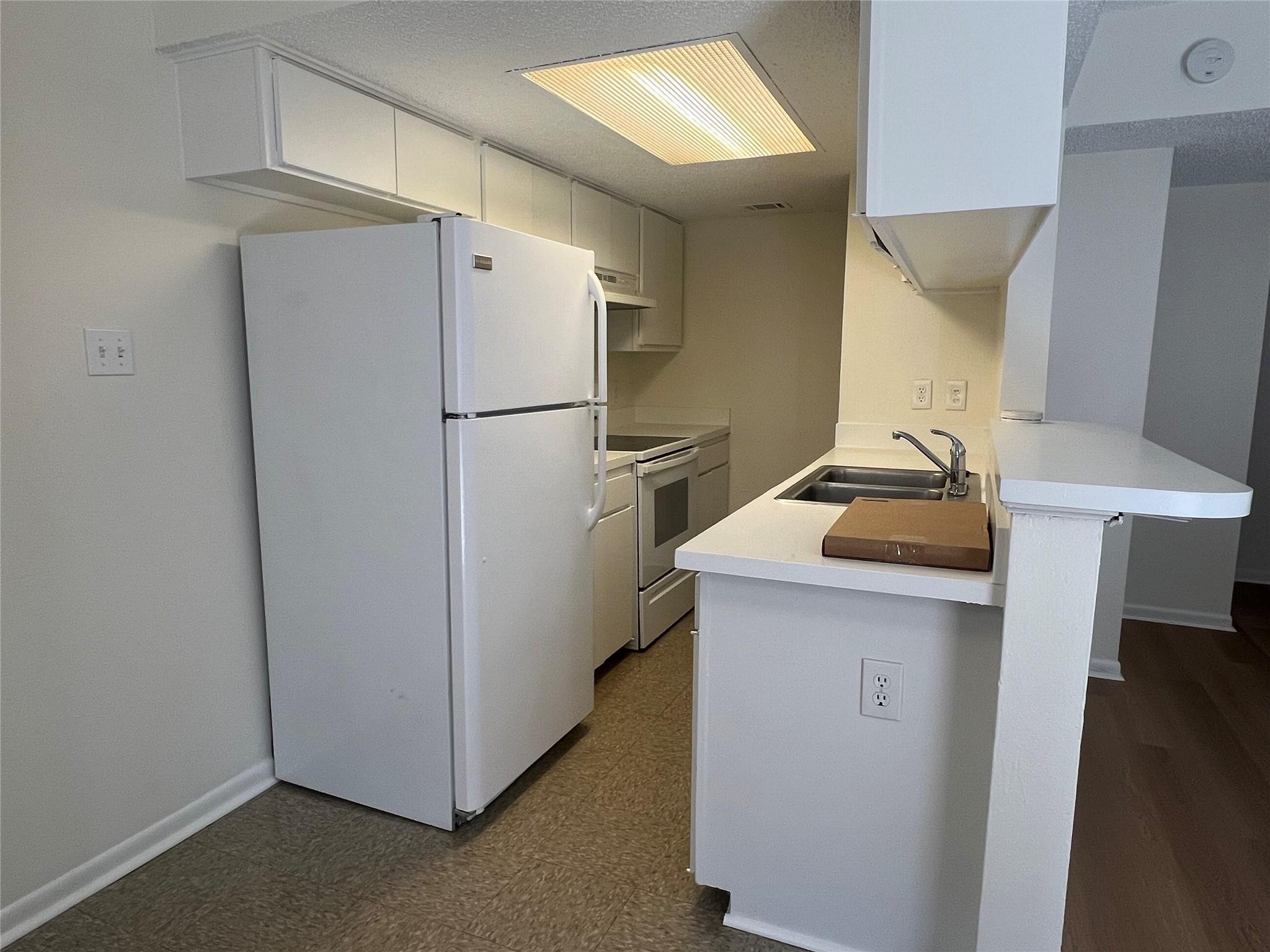 1410 W North Loop Blvd #102 Property Photo 14