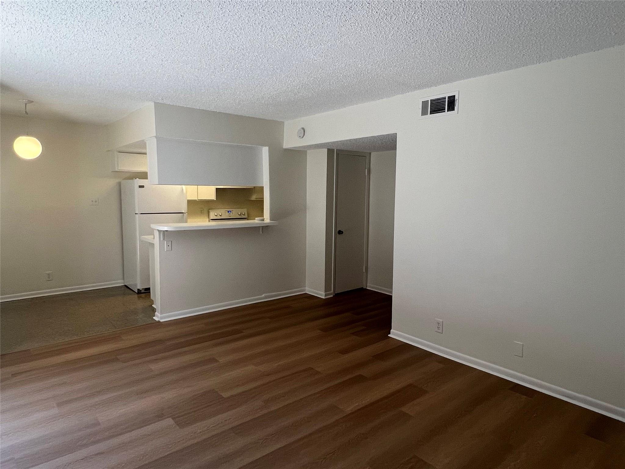 1410 W North Loop Blvd #102 Property Photo 17