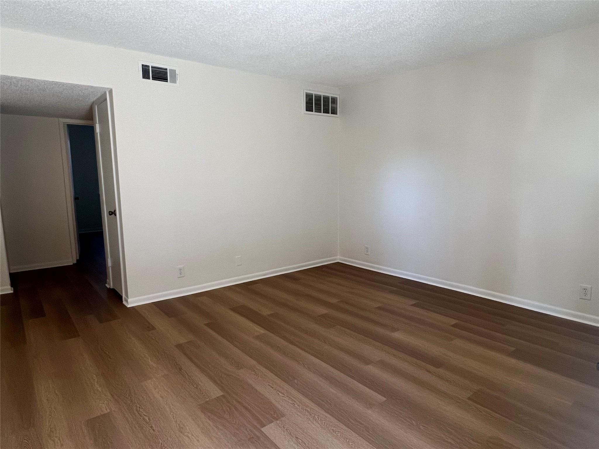1410 W North Loop Blvd #102 Property Photo 18