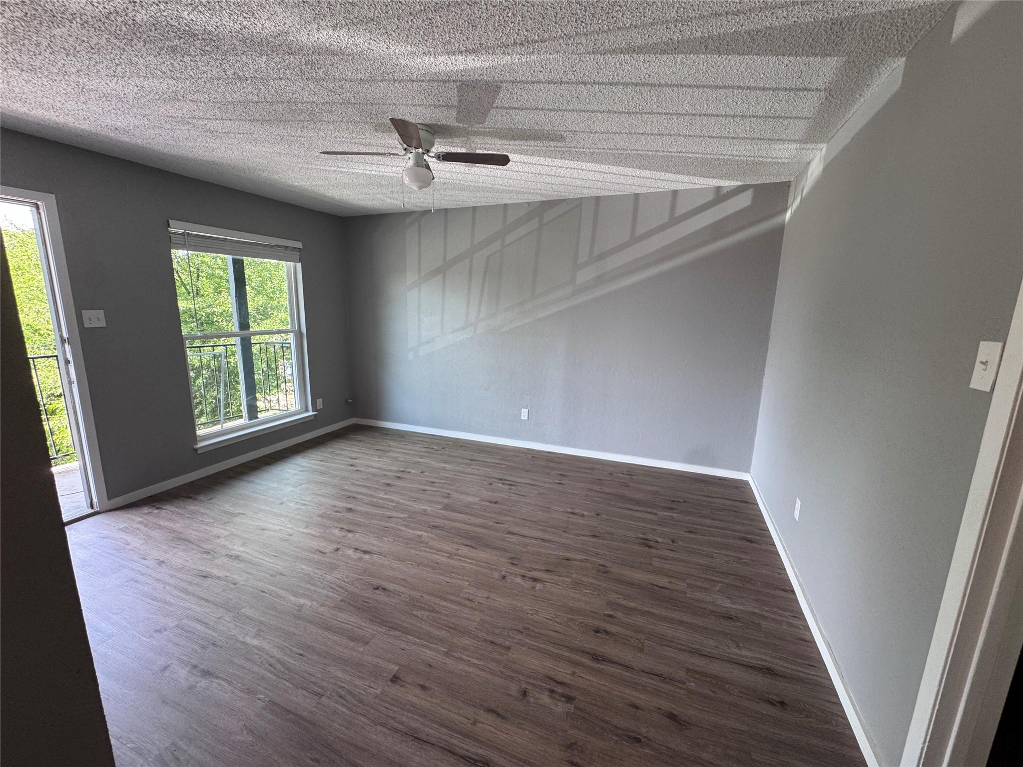 309 E Dean Ave 4 Property Photo