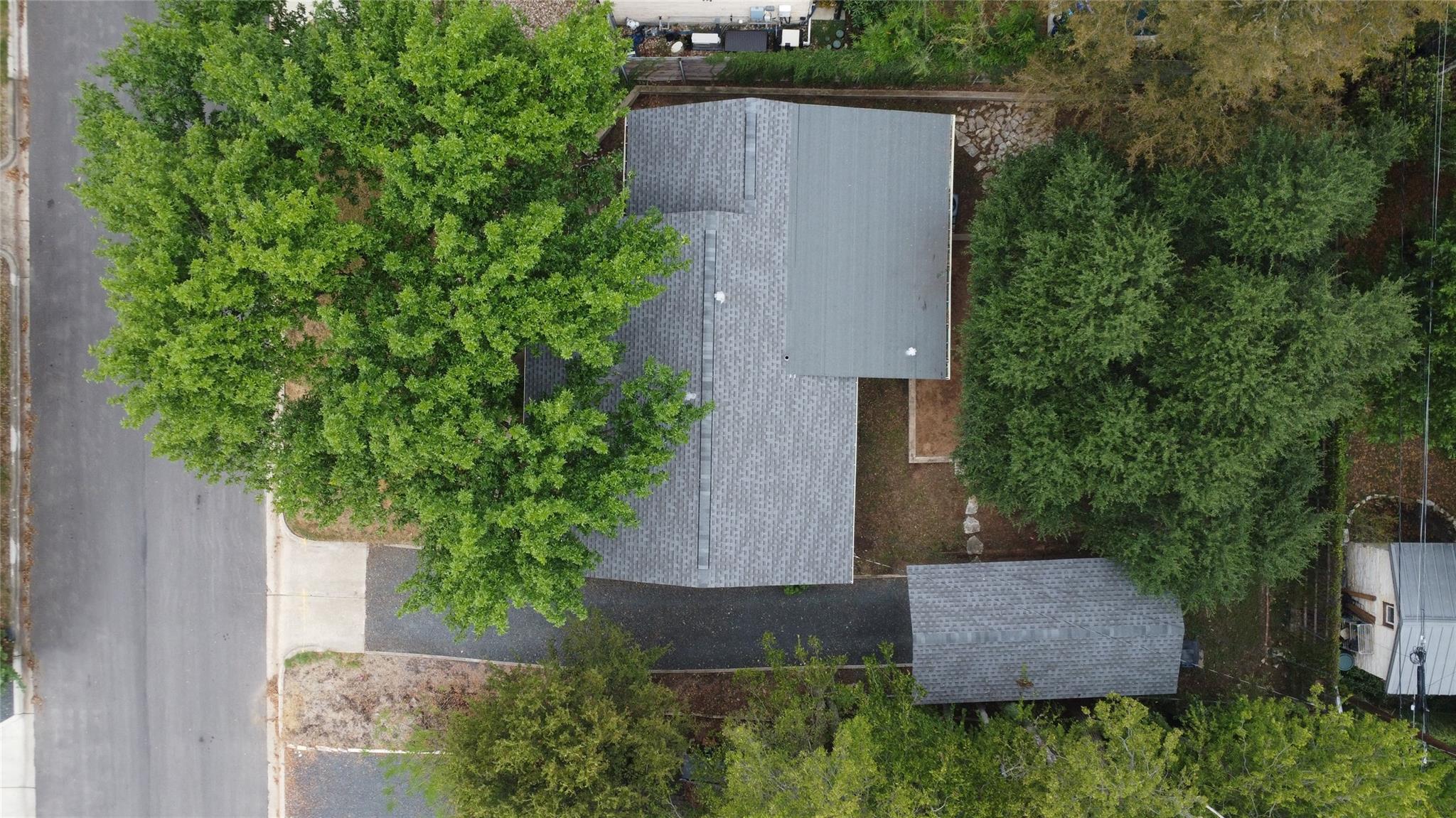 2008 De Verne St Property Photo 2