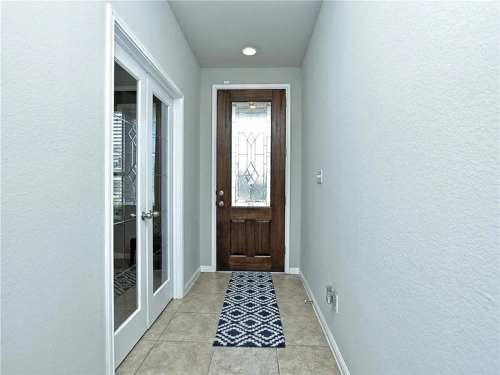 8117 Rosano St Property Photo 4