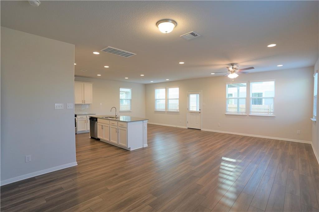 12110 Tolson Dr Property Photo 6