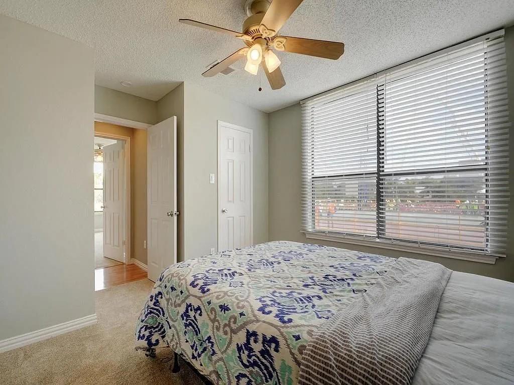 2409 Leon St #207 Property Photo 8