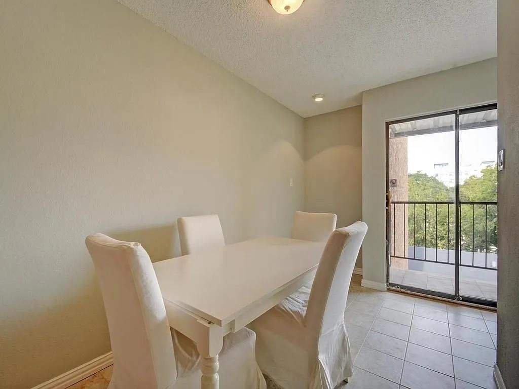 2409 Leon St #207 Property Photo 13