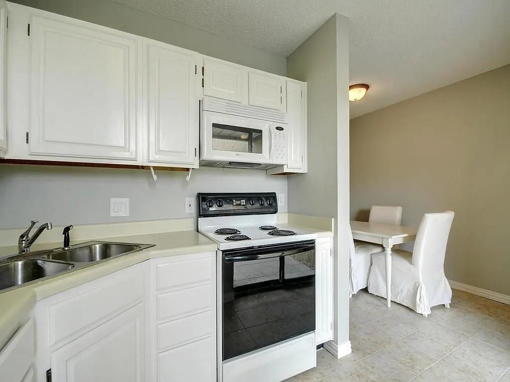 2409 Leon St #207 Property Photo 15