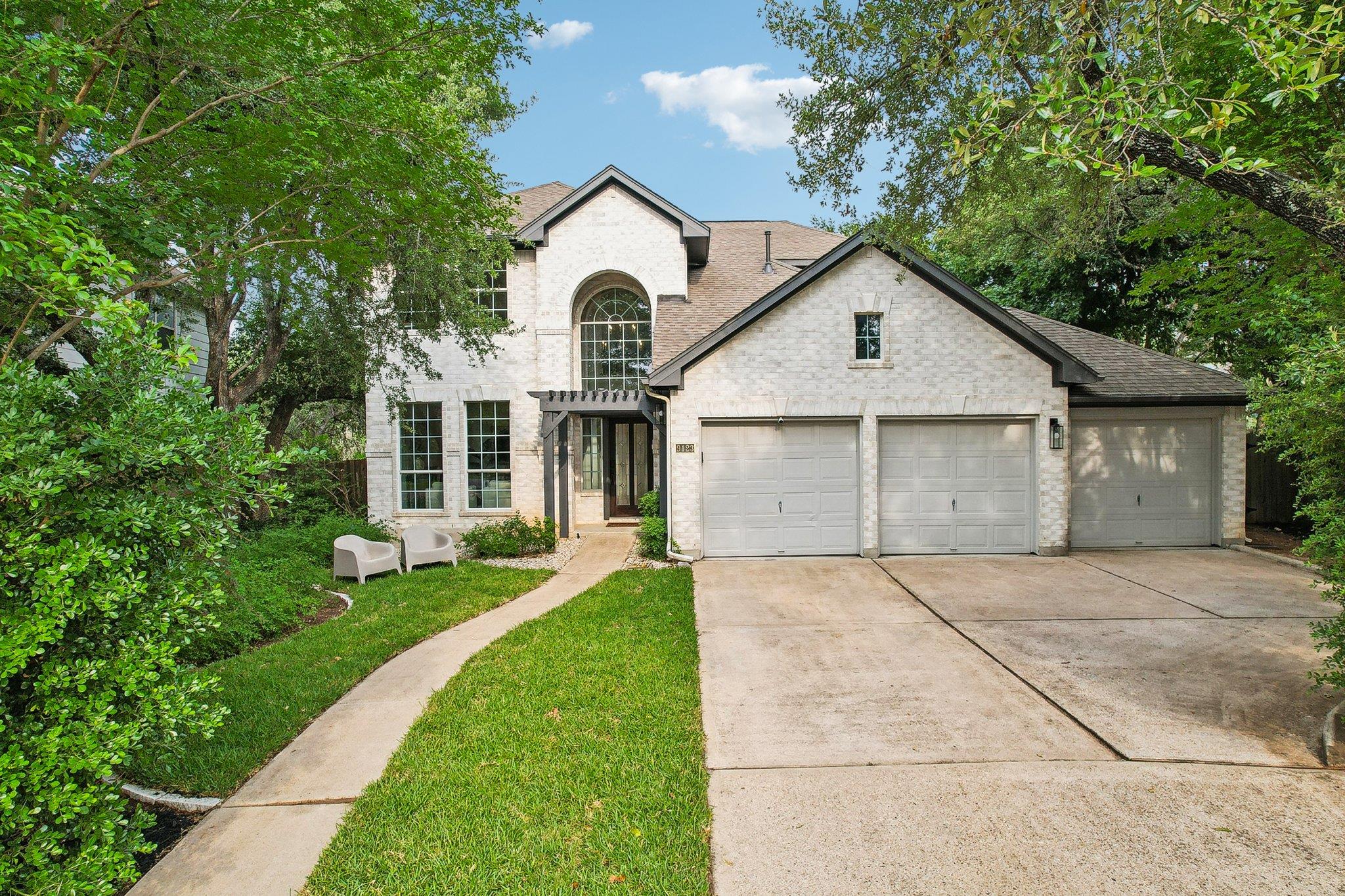 9123 La Siesta Bnd Property Photo 1