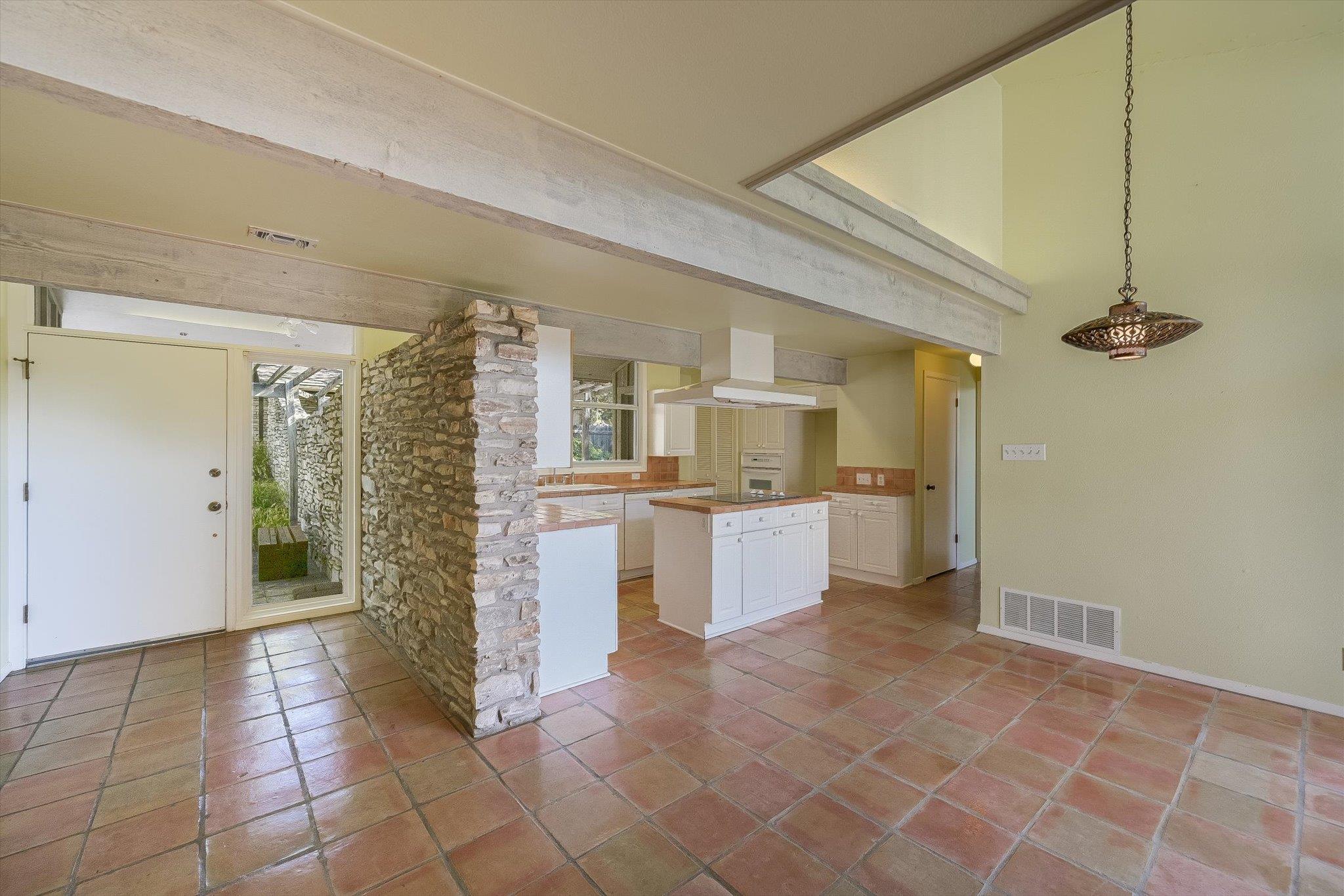 1403 Redbud Trl Property Photo 34