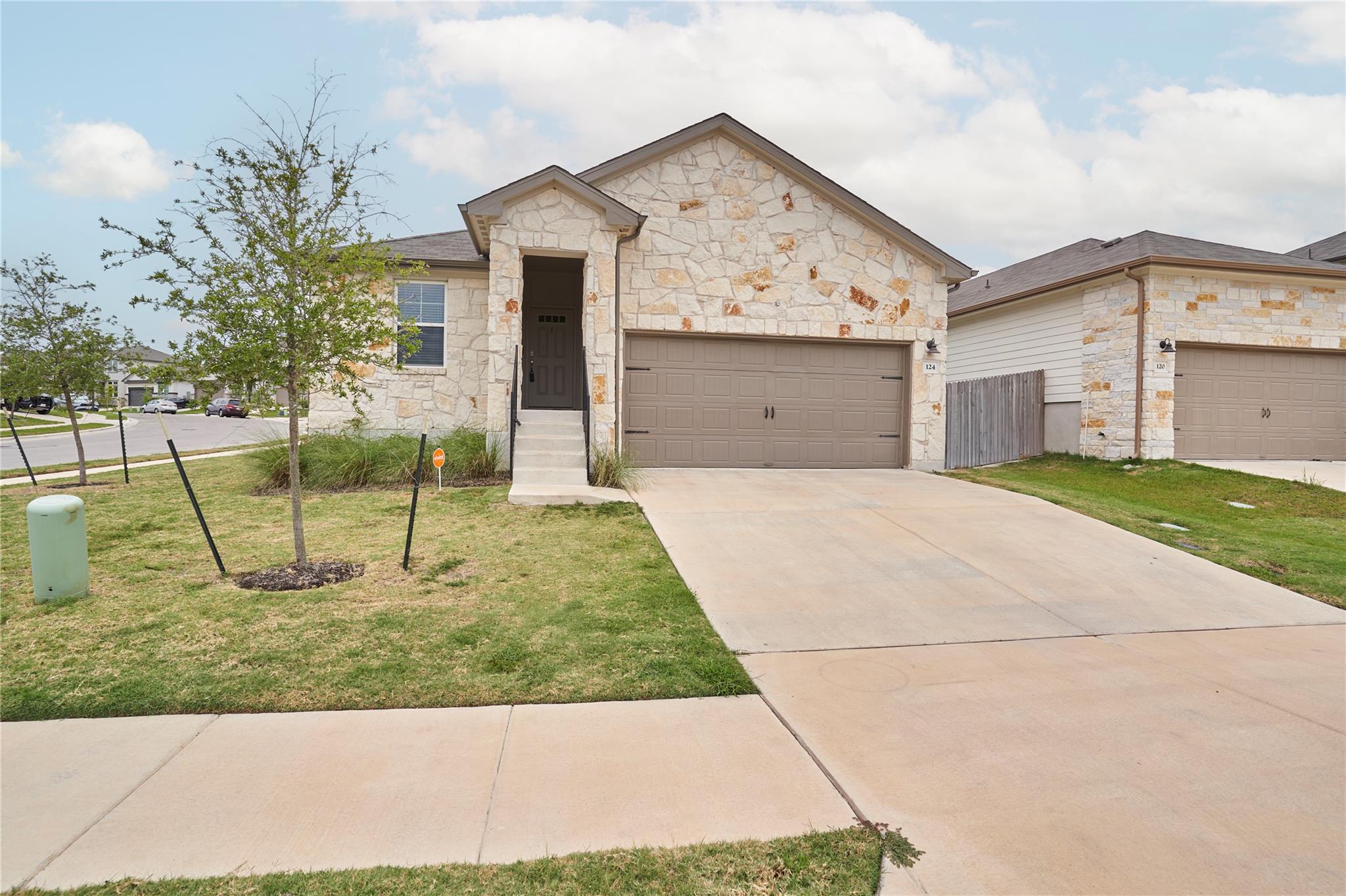 124 Stellar Wind Dr Property Photo 1