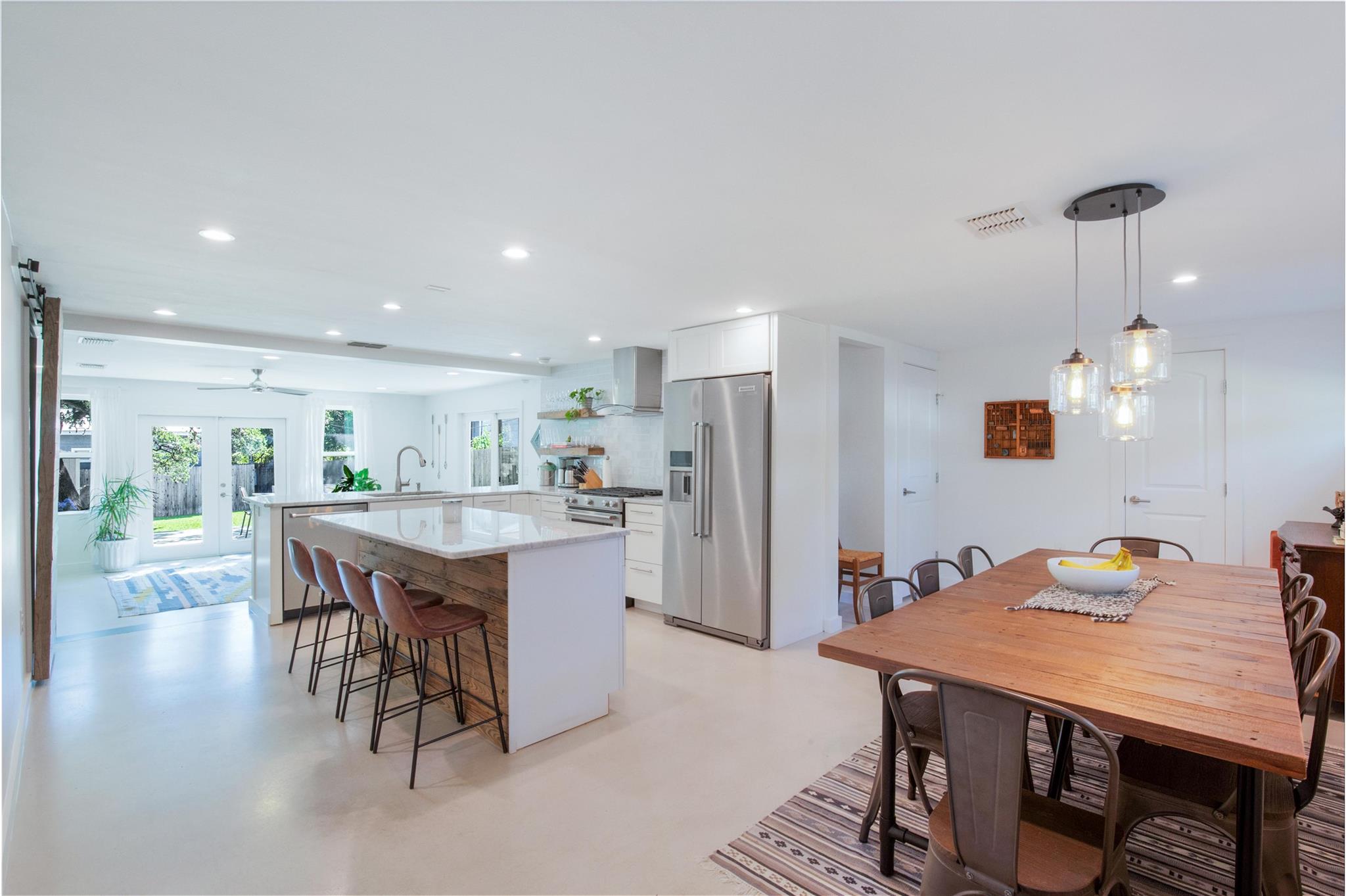 1501 Brackenridge St Property Photo 4