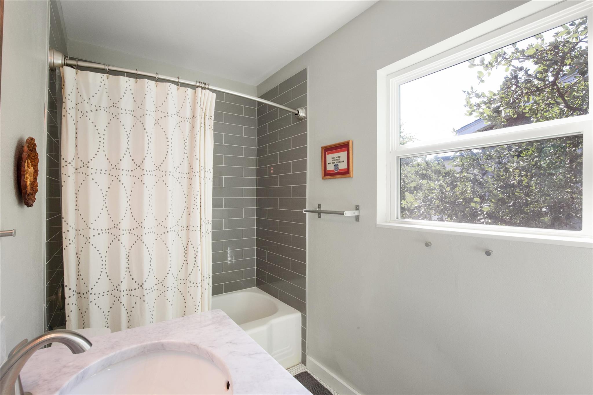1501 Brackenridge St Property Photo 26