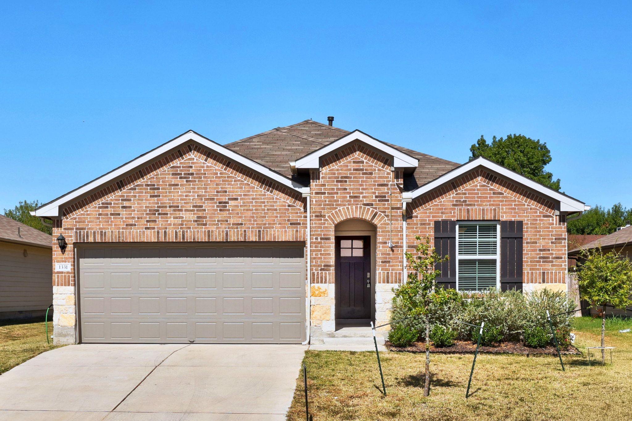 1331 Camden Ln Property Photo 1