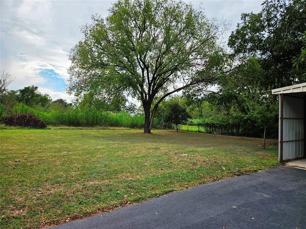 218 Waco St Property Photo 16