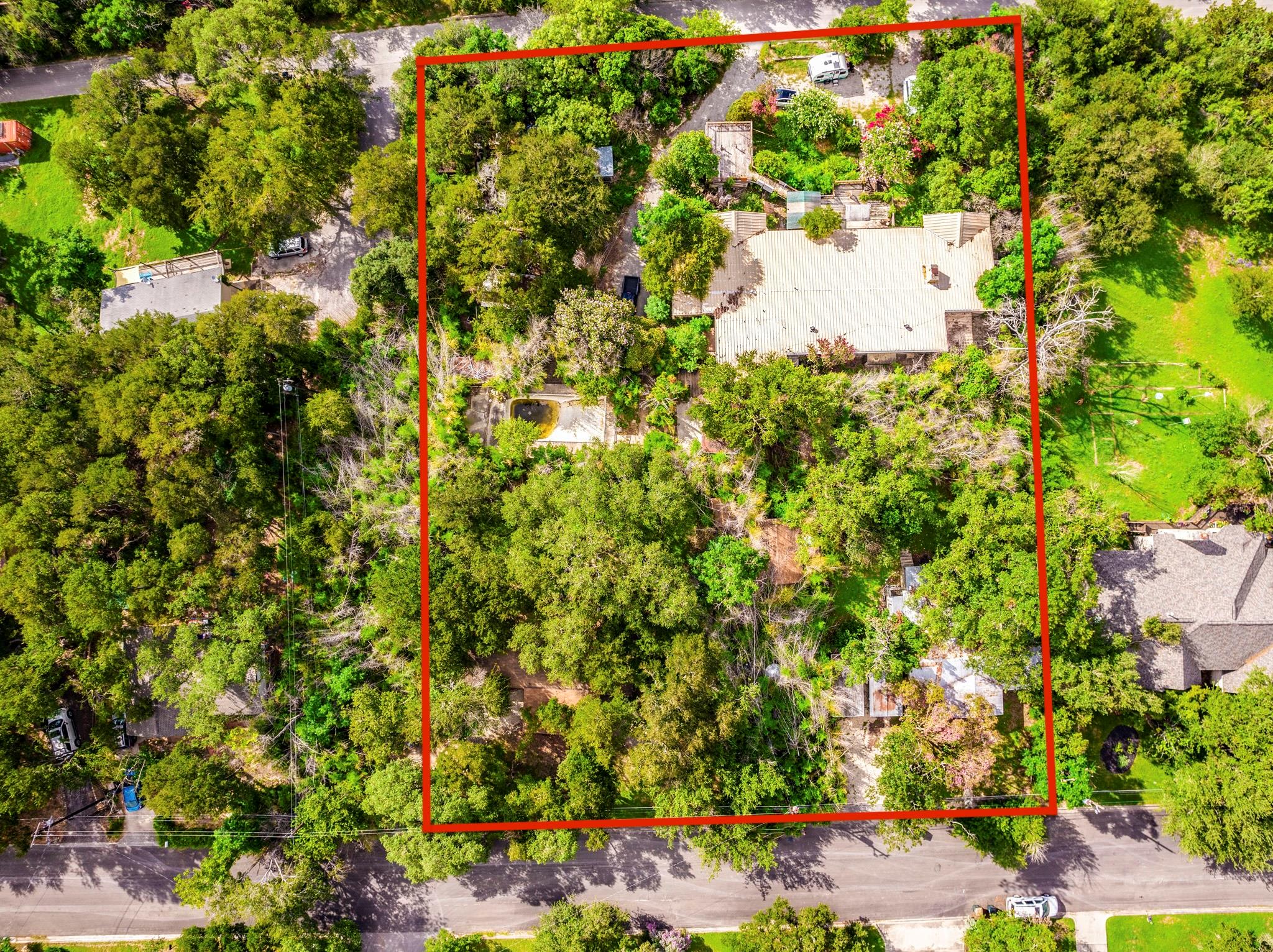 1000 Advance St Property Photo 2