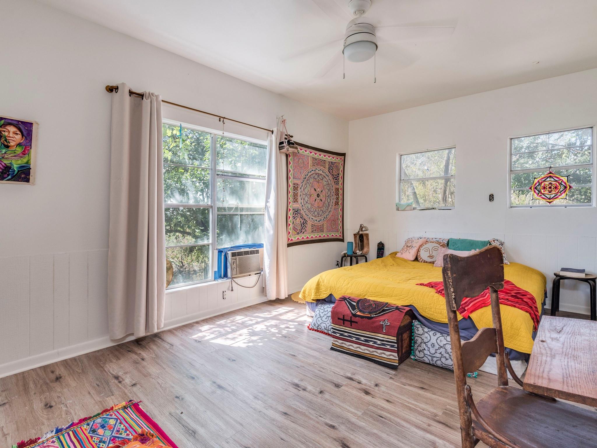 1000 Advance St Property Photo 11