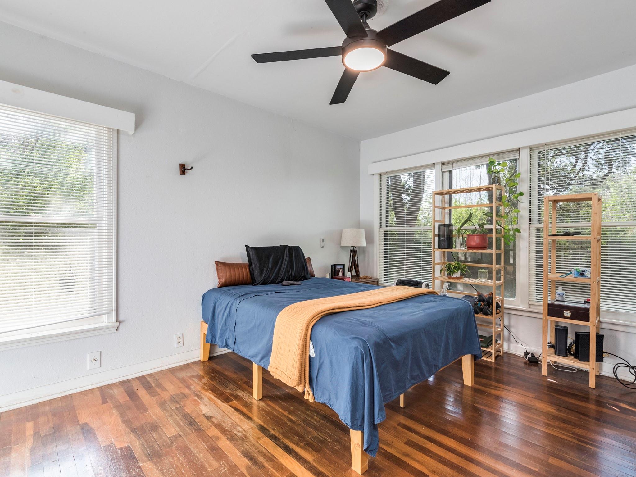1000 Advance St Property Photo 18