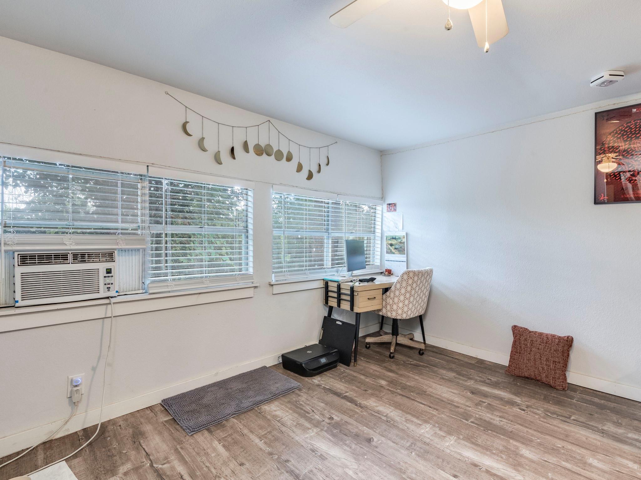 1000 Advance St Property Photo 30