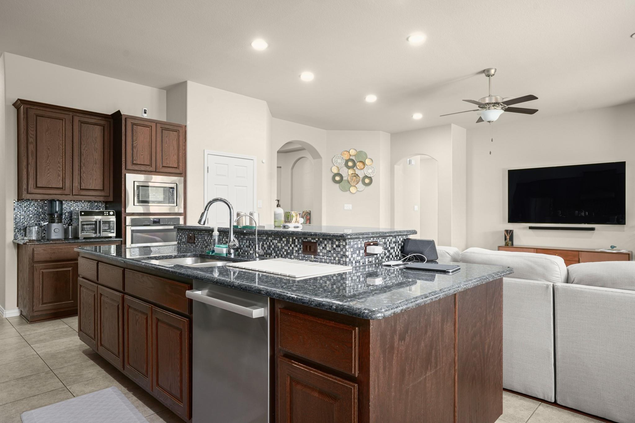2855 Saint Paul Rivera None Property Photo 12