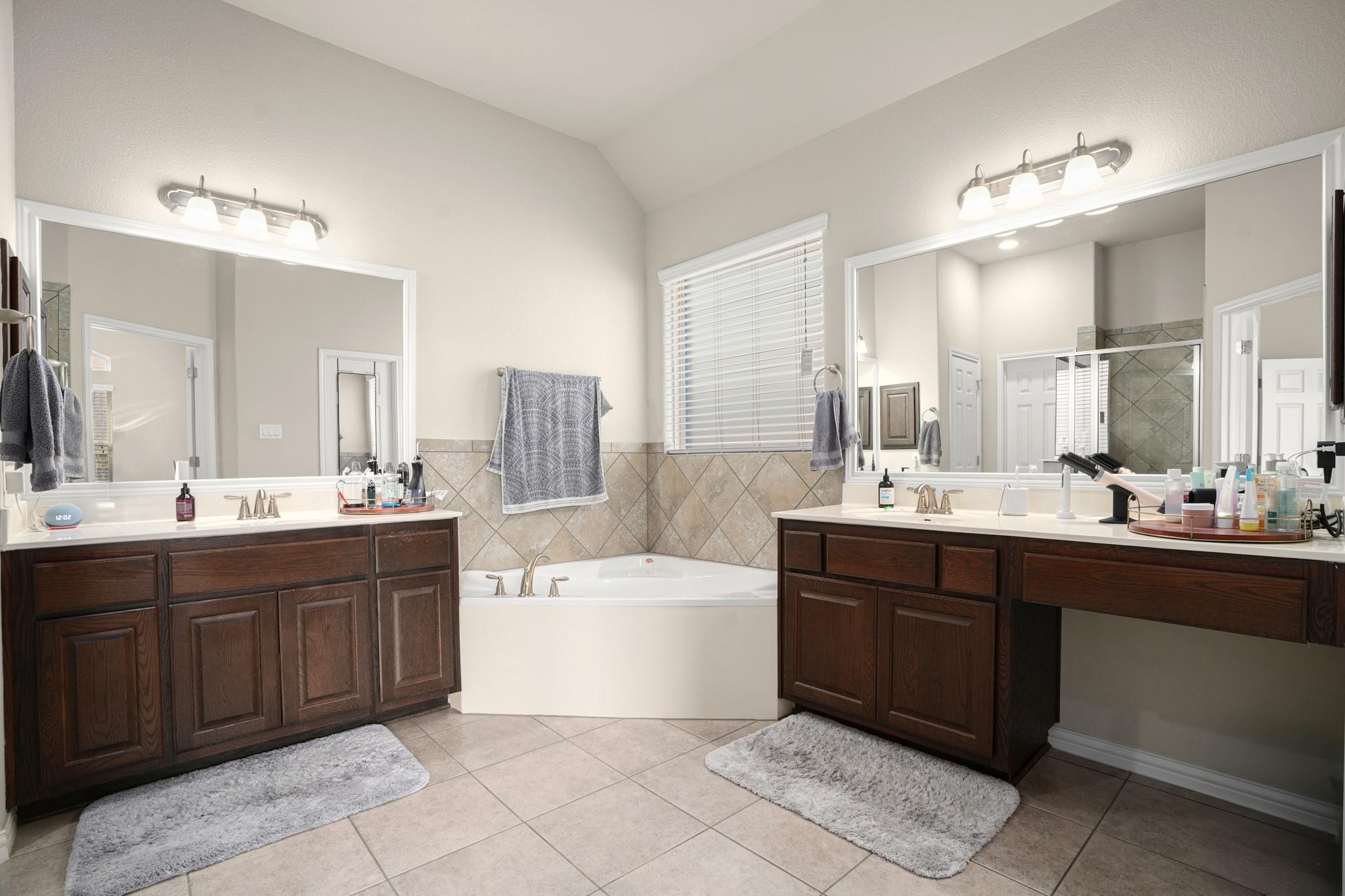 2855 Saint Paul Rivera None Property Photo 15