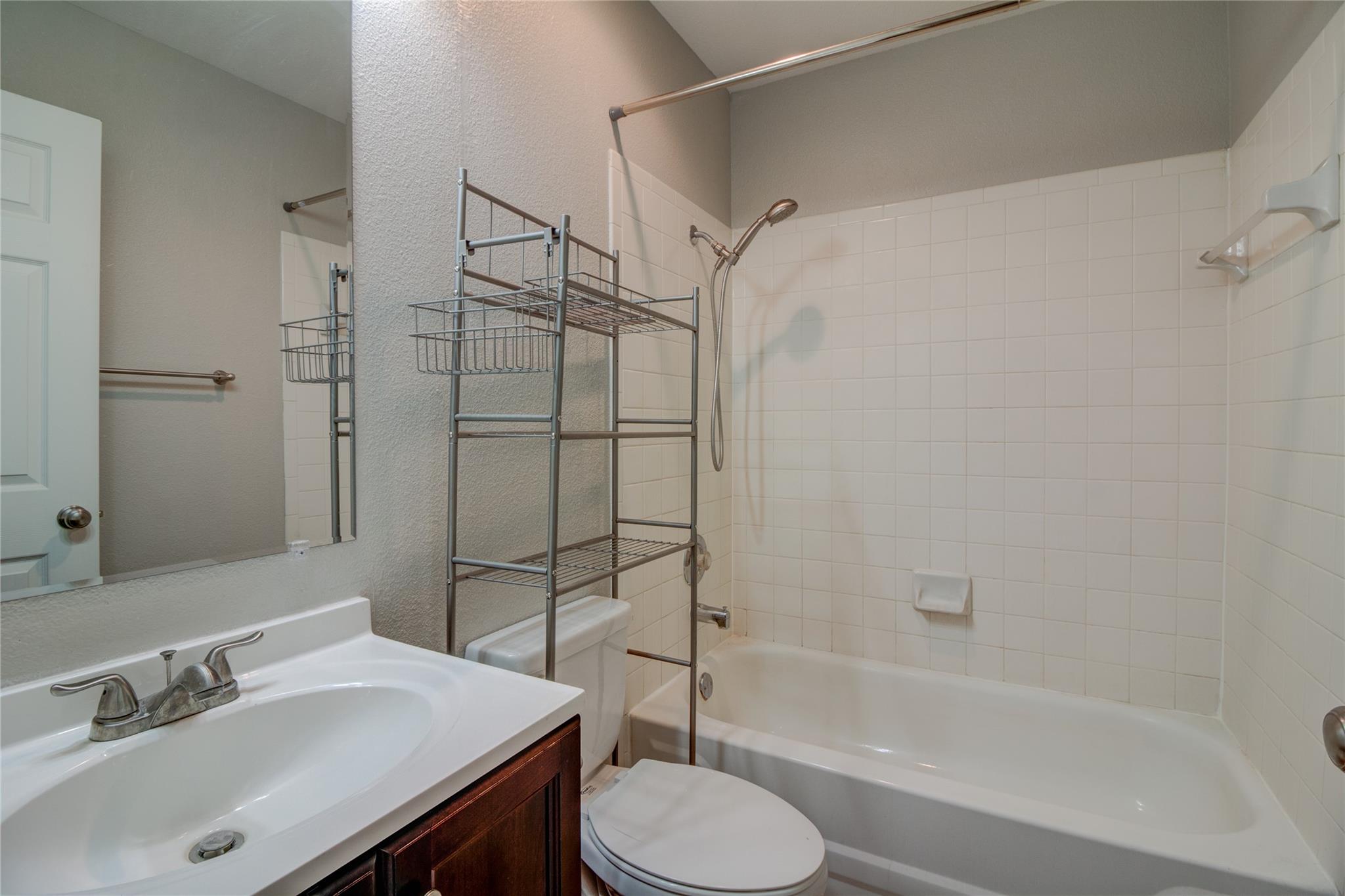 202 S College St #2 Property Photo 9