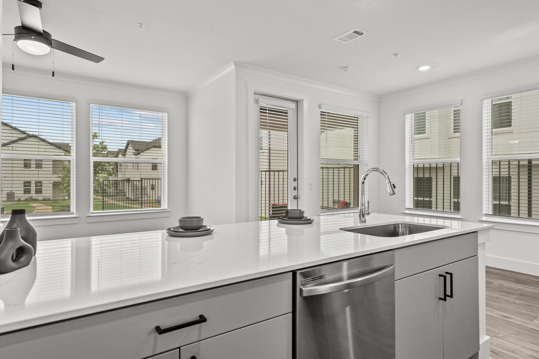 1664 Hillside Terrace None #2716 Property Photo 6