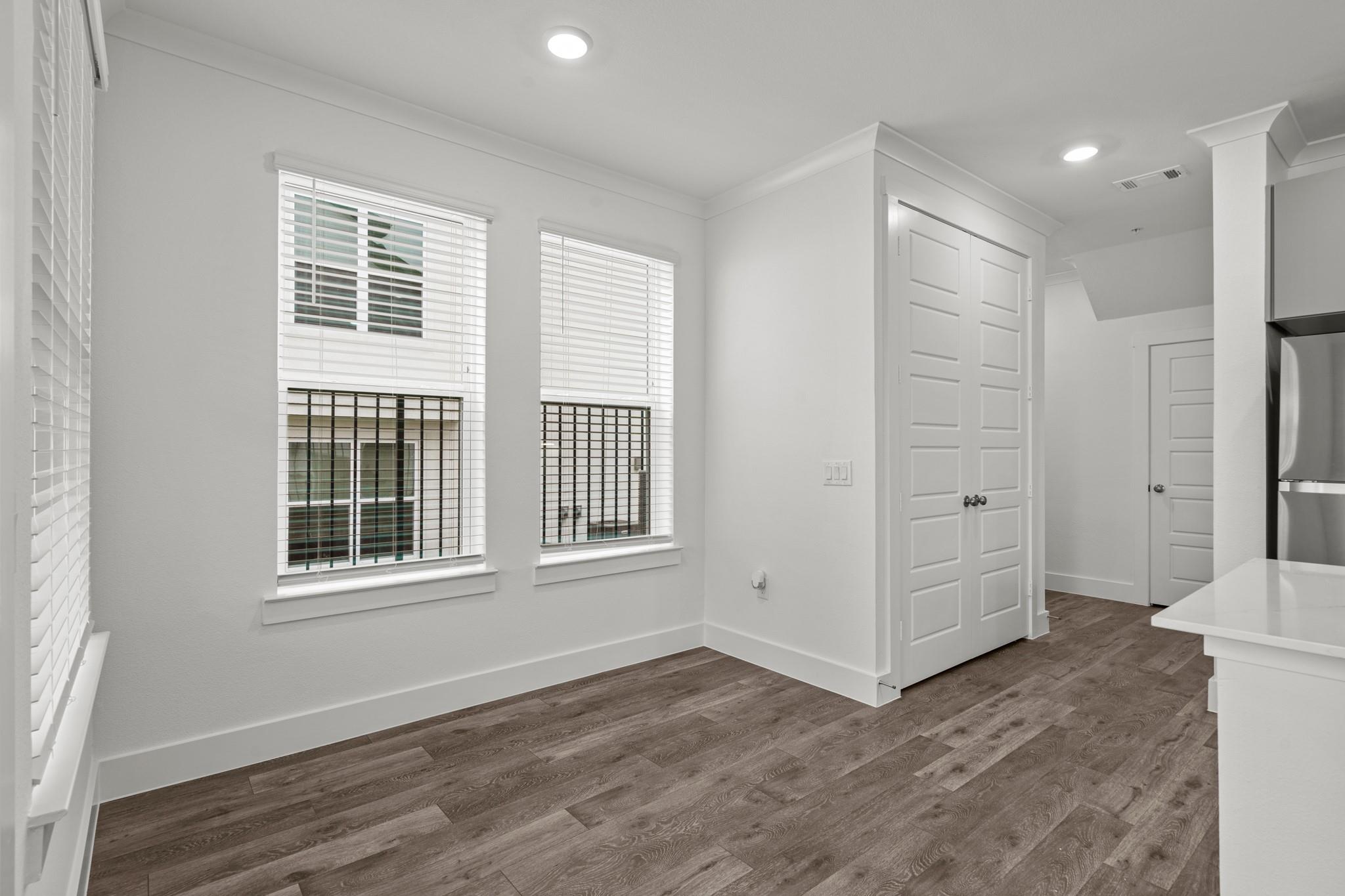 1664 Hillside Terrace None #2716 Property Photo 9