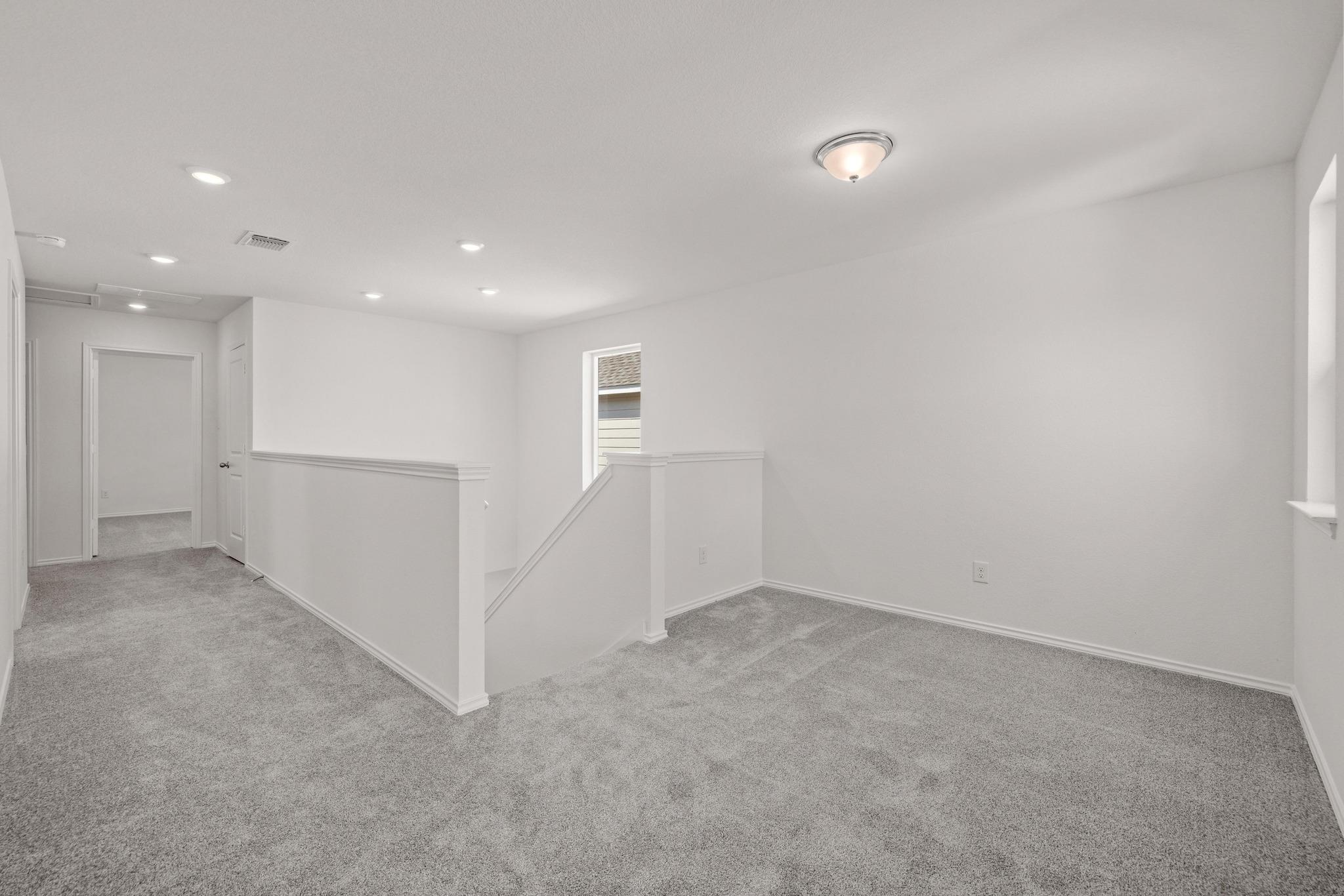260 Feathers St Property Photo 16