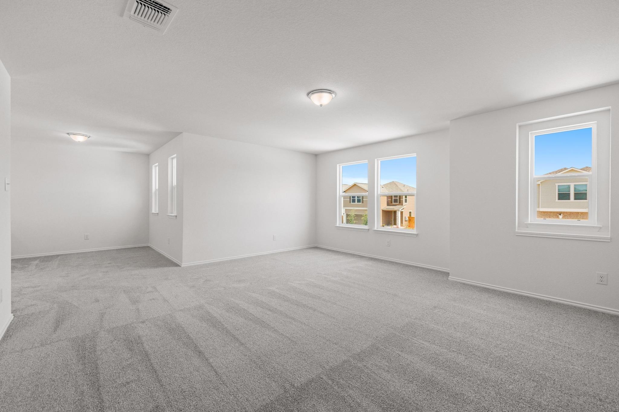 260 Feathers St Property Photo 17