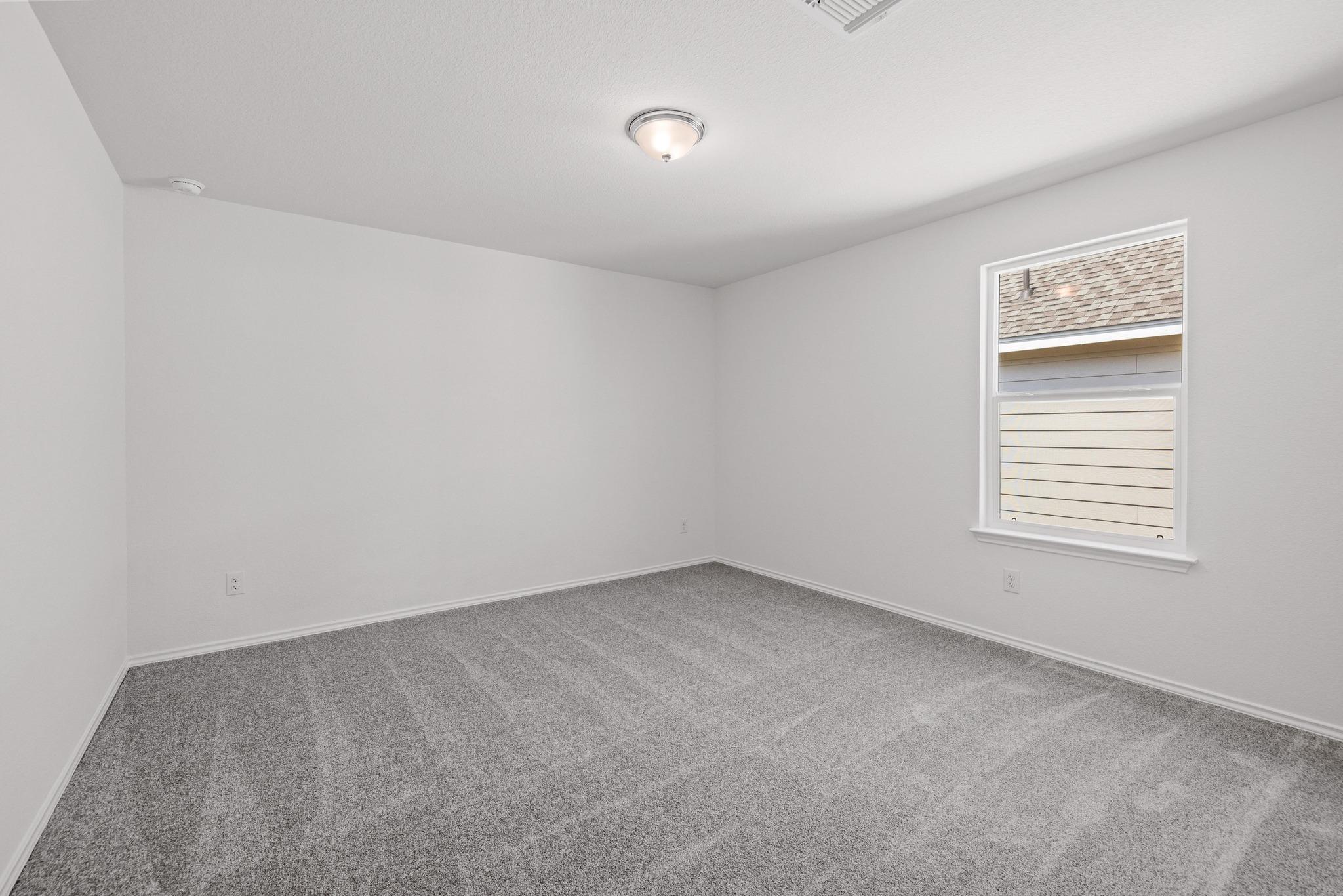 260 Feathers St Property Photo 19