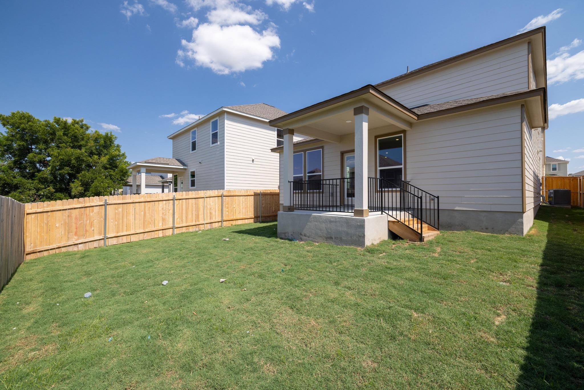 260 Feathers St Property Photo 31