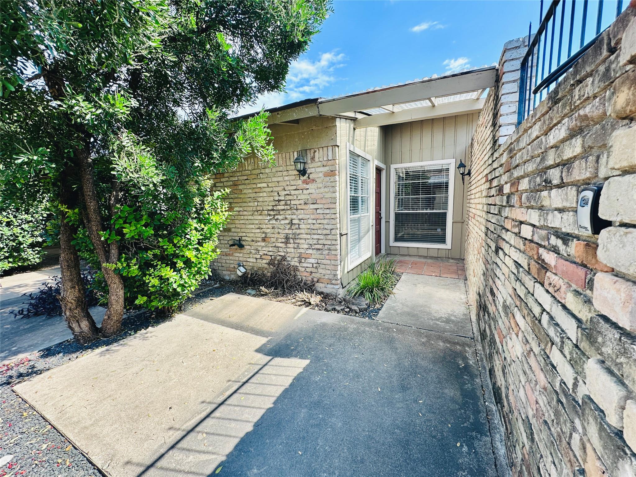 3416 Willowrun Dr #1 Property Photo 1
