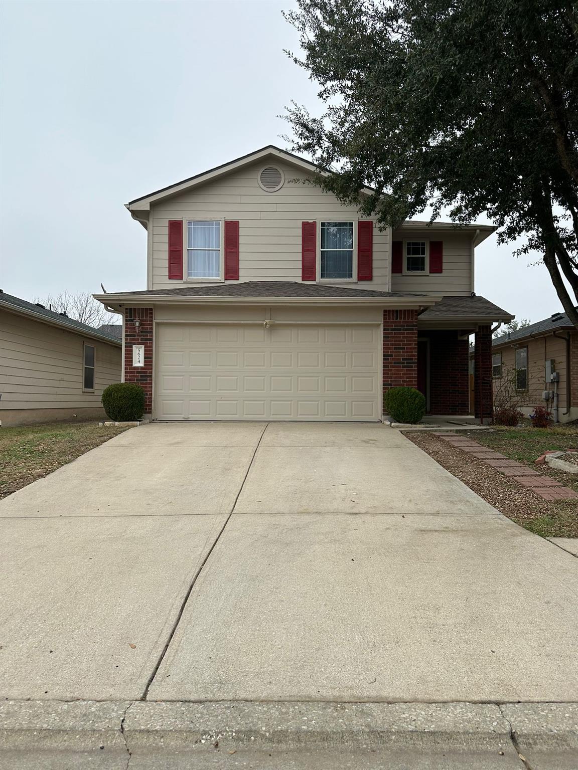 5624 Brougham Way Property Photo