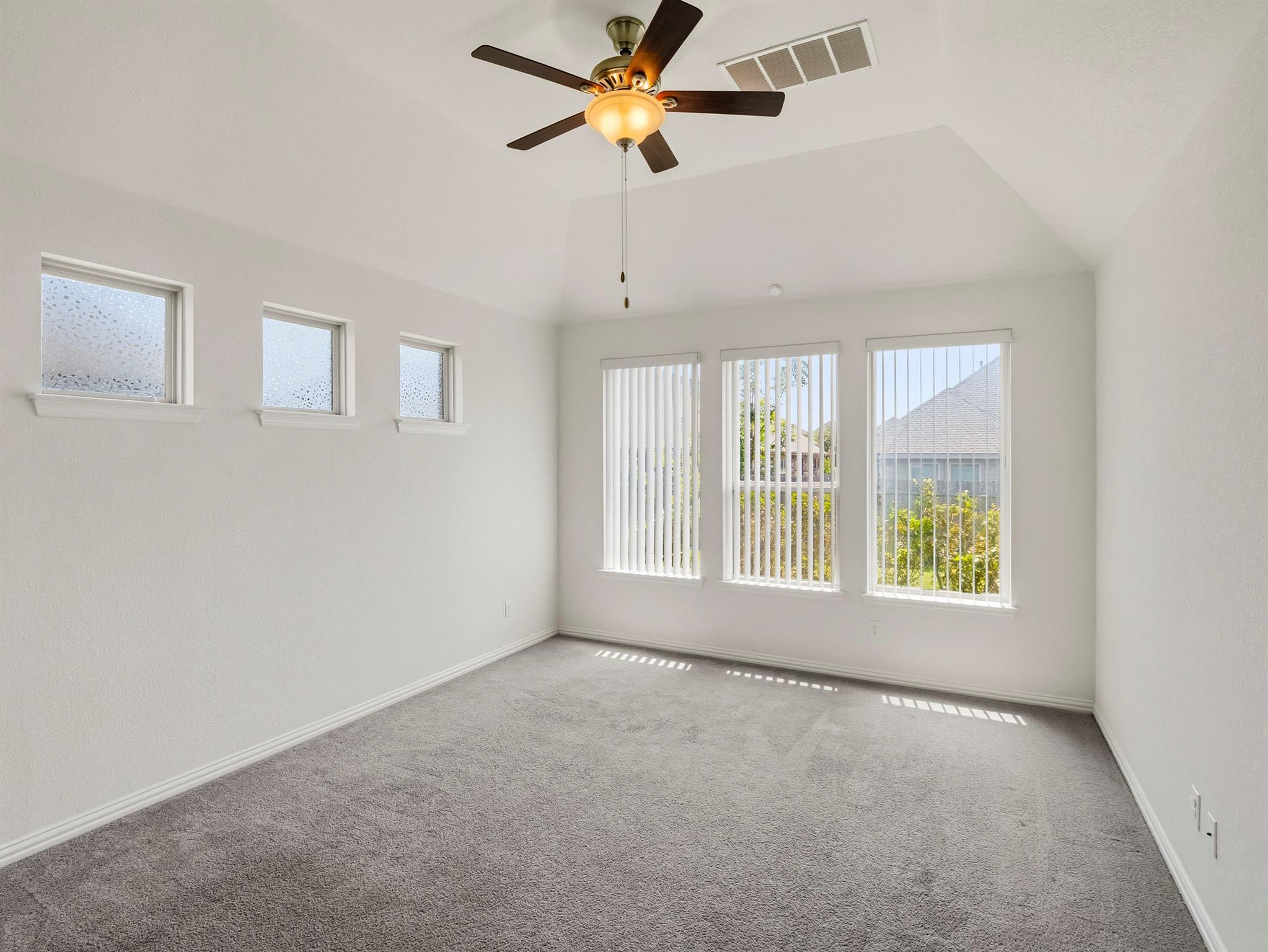 3901 Eland Dr Property Photo 14