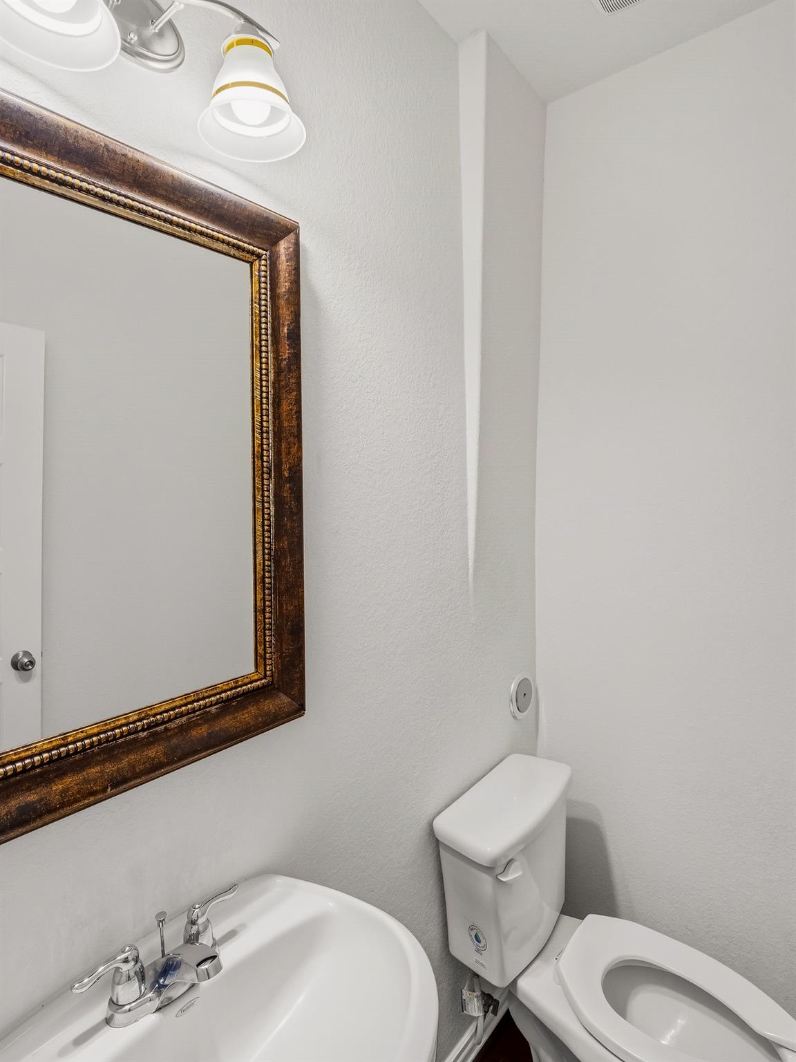 3901 Eland Dr Property Photo 24