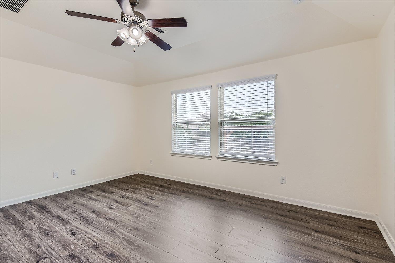 7010 Etna Way Property Photo 8