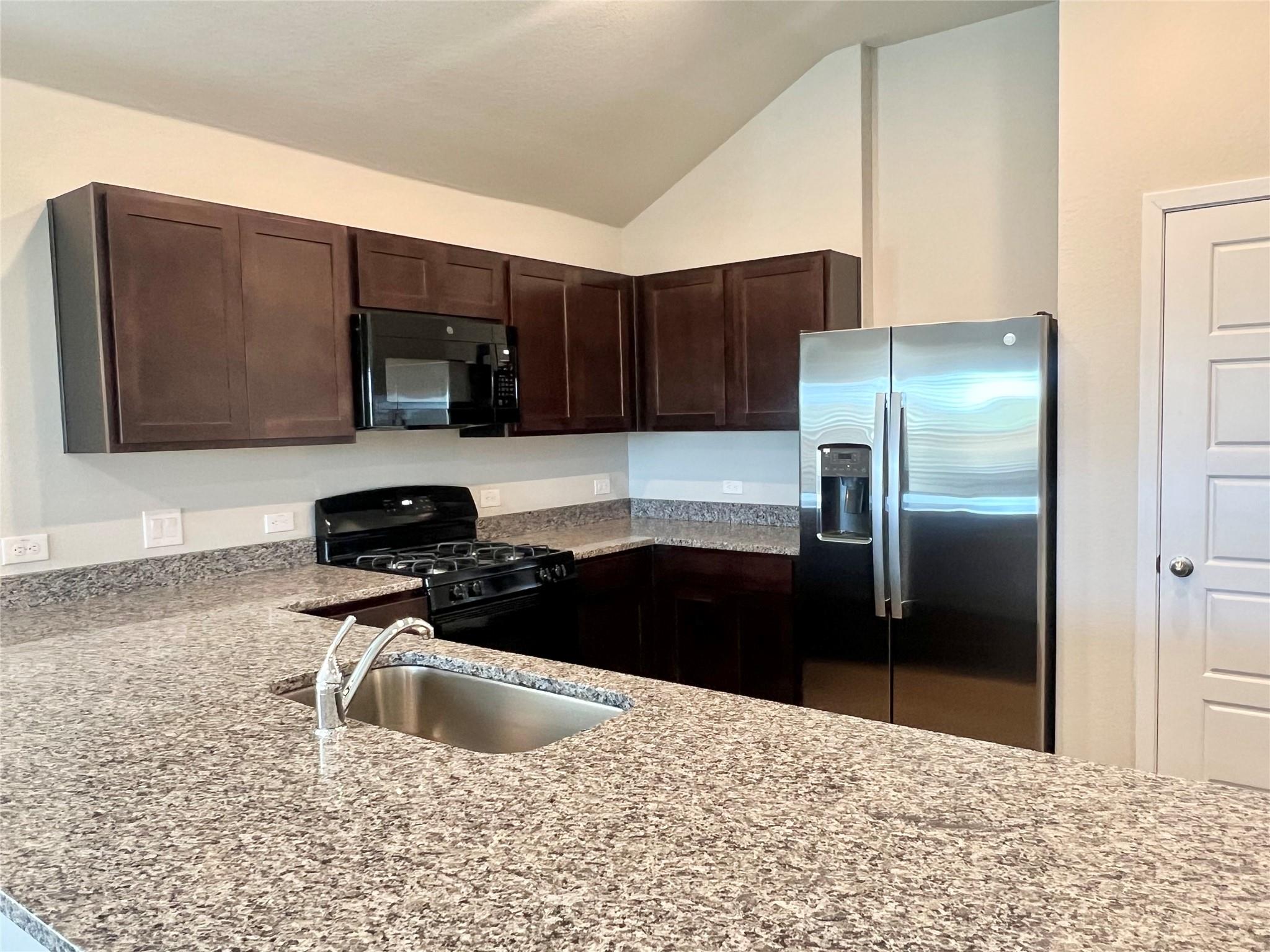 144 Edward R. Gaytan St Property Photo 19