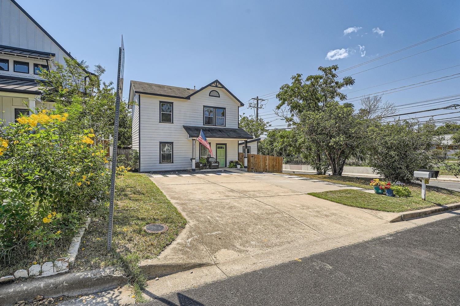 1901 New York Ave A Property Photo