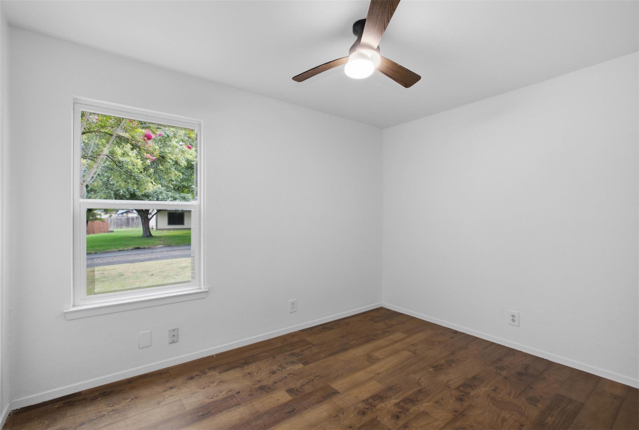 708 Greenwich Pl Property Photo 16